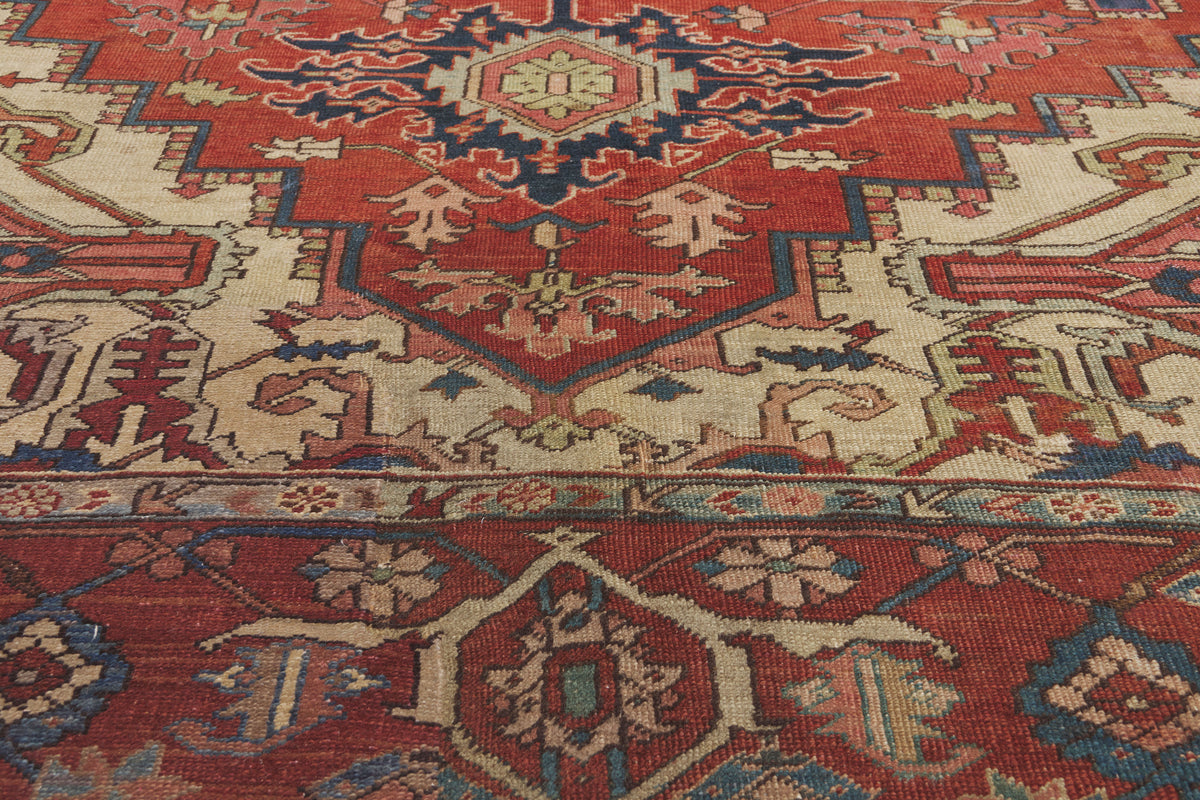 10 x 13 - Red Antique Persian Serapi Rug - 79925