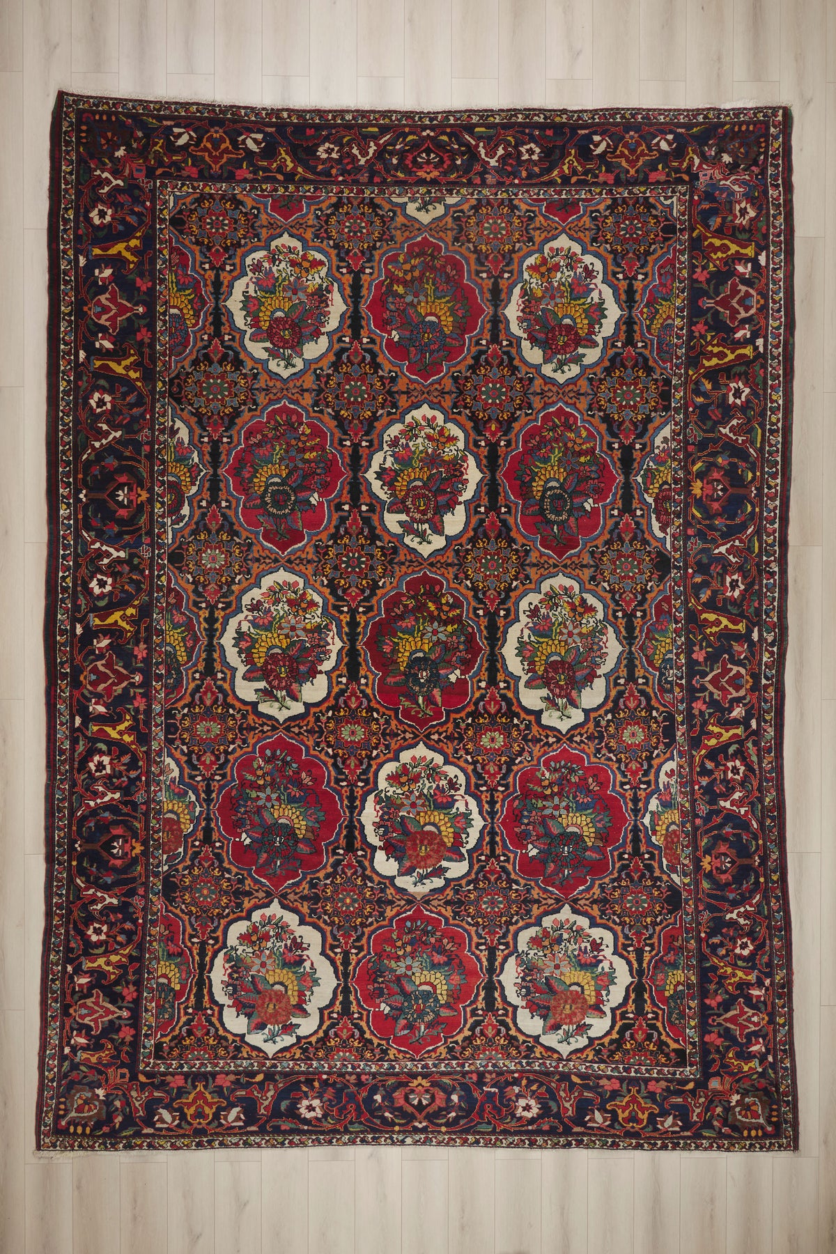 12 x 17 - Multicolor Antique Persian Bakhtiari Rug - 79940