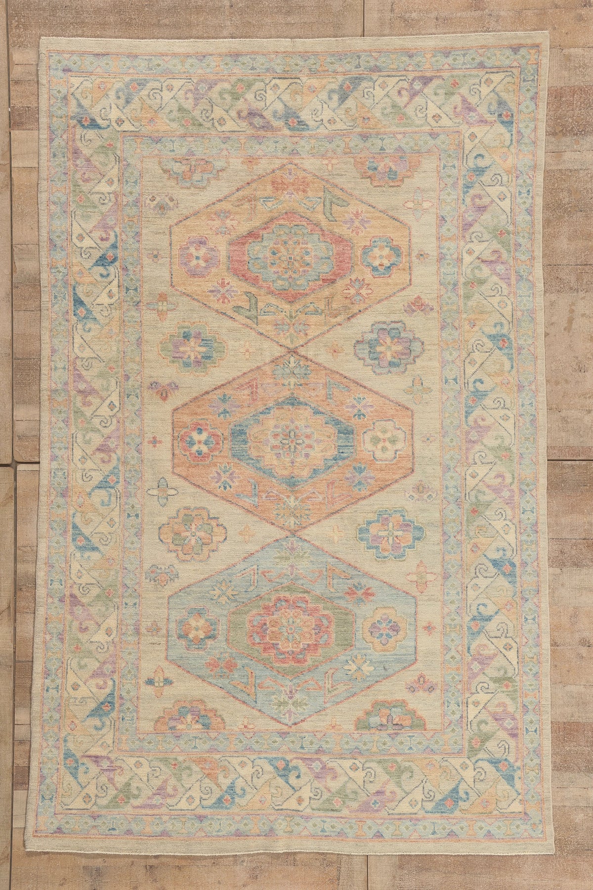 6 x 9 - Multicolor Pakistani Oushak Rug - 80888