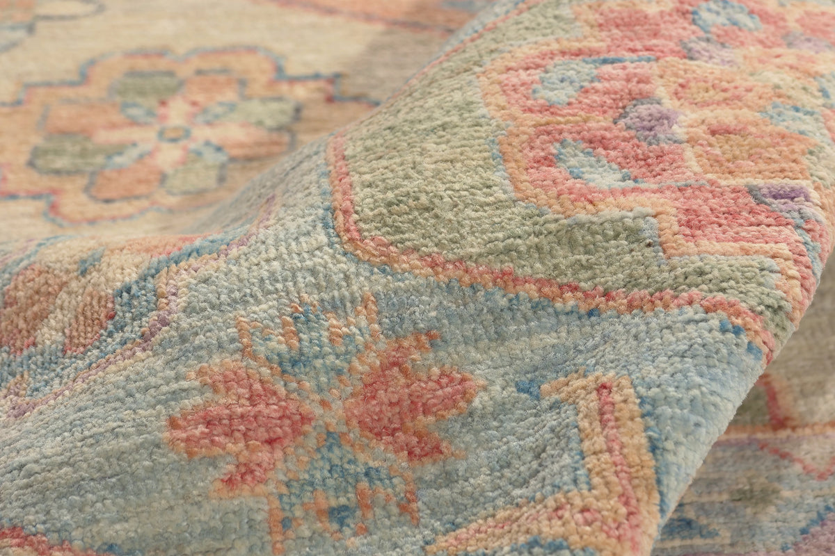 6 x 9 - Multicolor Pakistani Oushak Rug - 80888