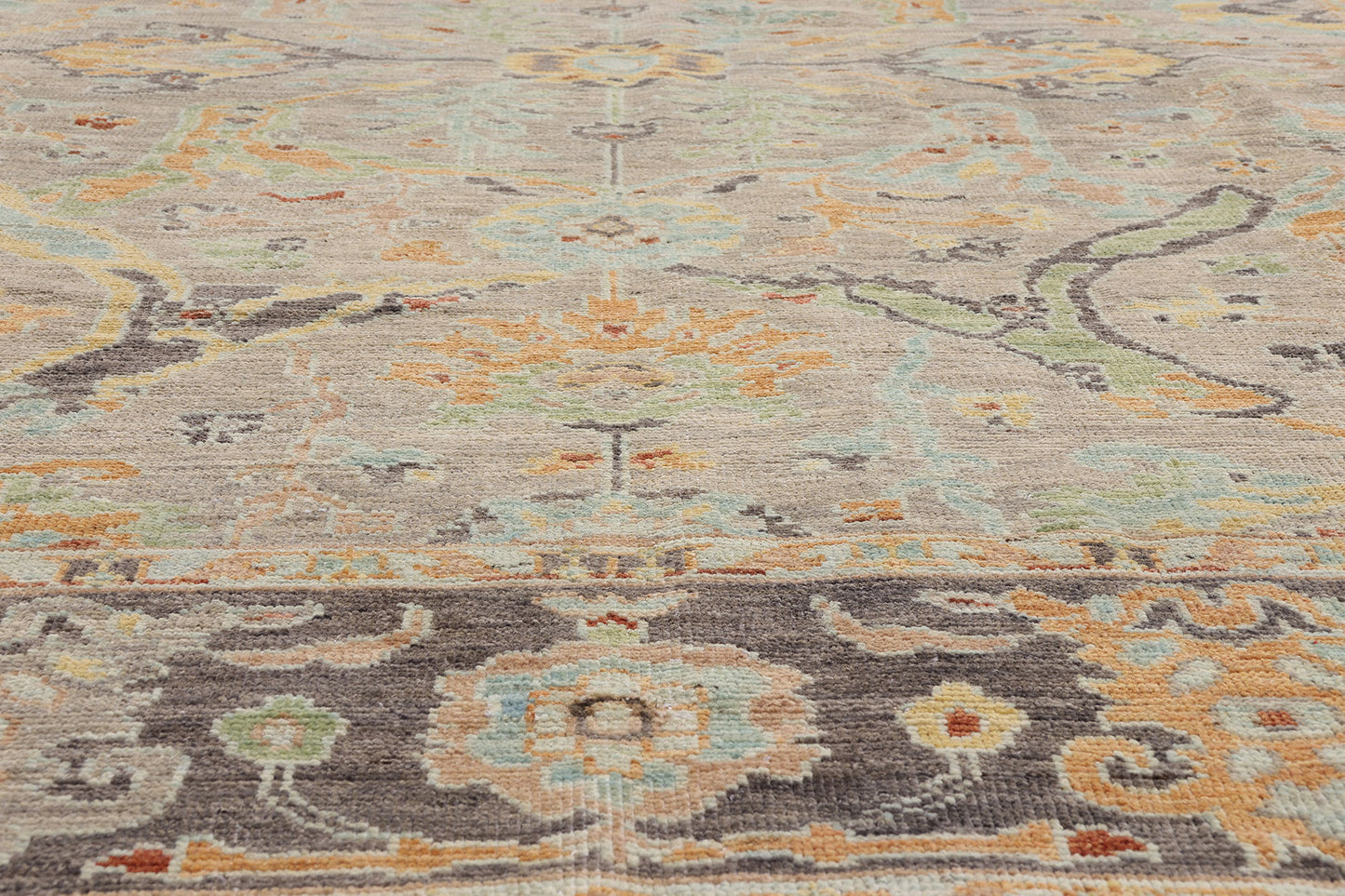 8 x 10 - Taupe New Pakistani Sultanabad Rug - 81174