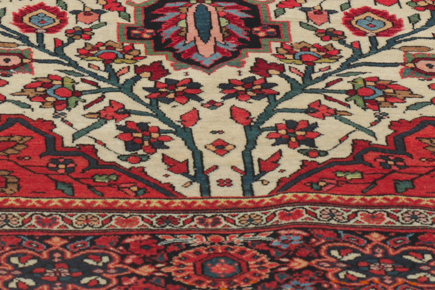 4 x 7 - Red Antique Persian Sarouk Rug - 76924