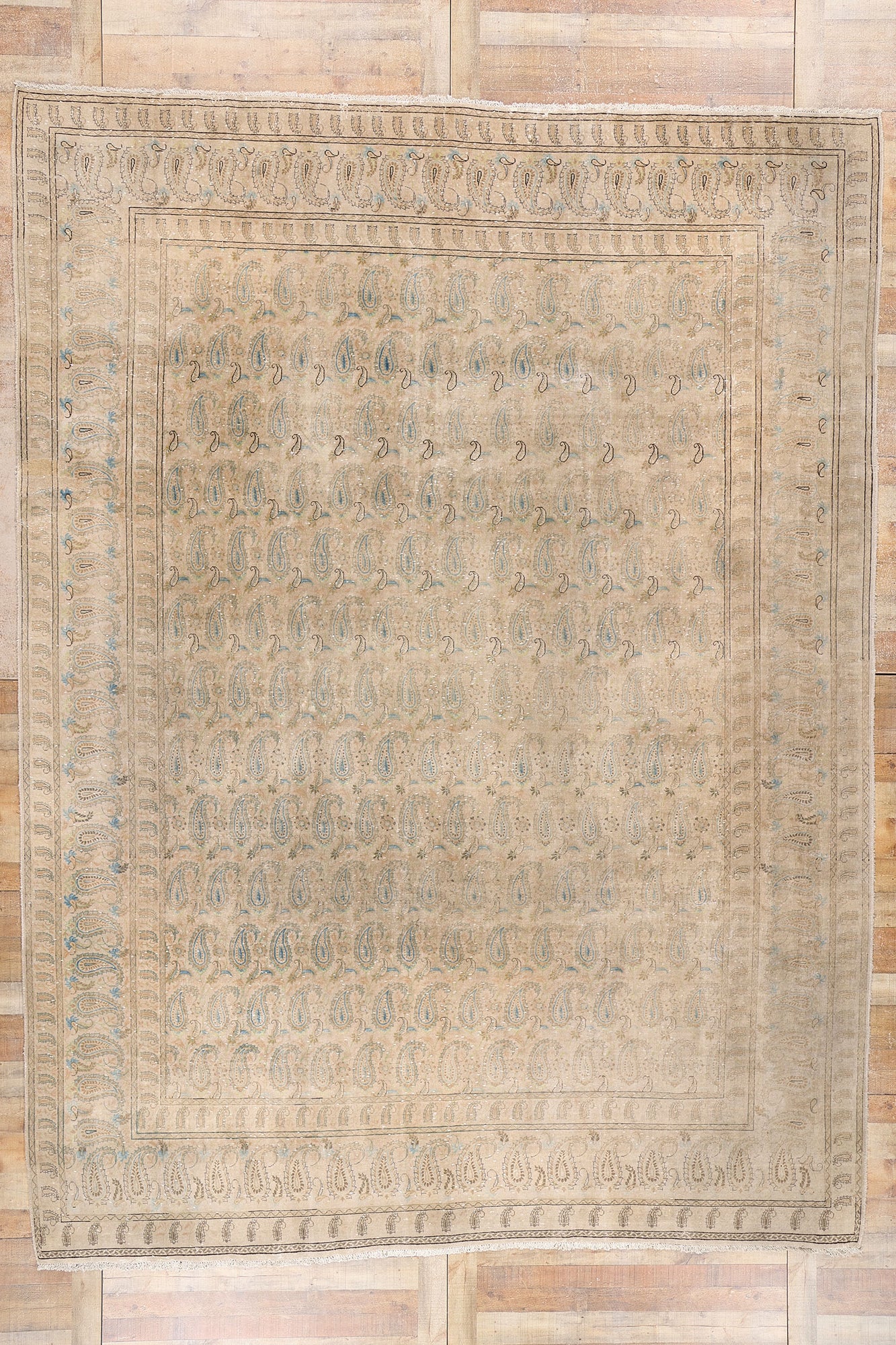 10 x 13 Antique Persian Kashan Rug 79122