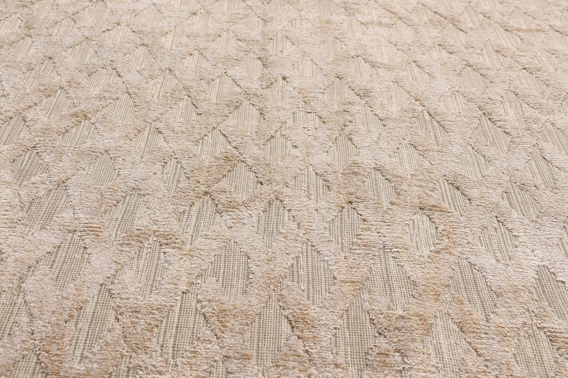 10 x 14 Neutral Vintage Modern Indian High-Low Rug 79320