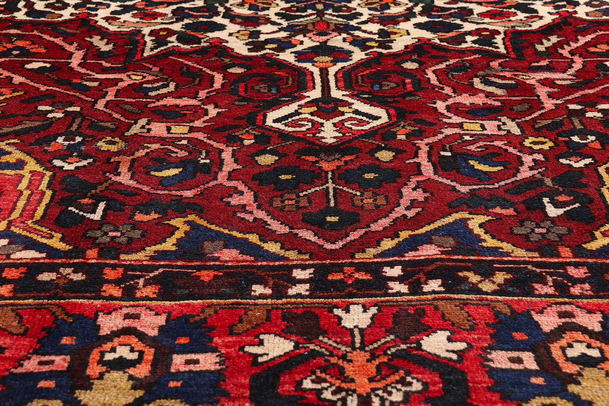 9 x 12 Red Vintage Persian Bakhtiari Rug 61544