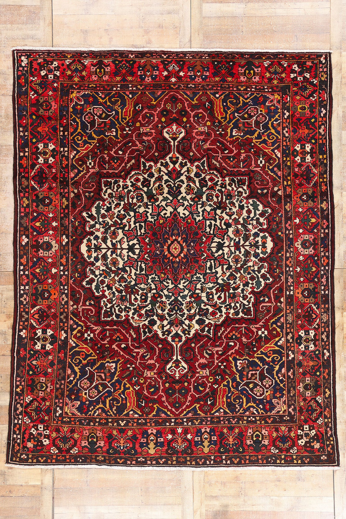 9 x 12 Red Vintage Persian Bakhtiari Rug 61544