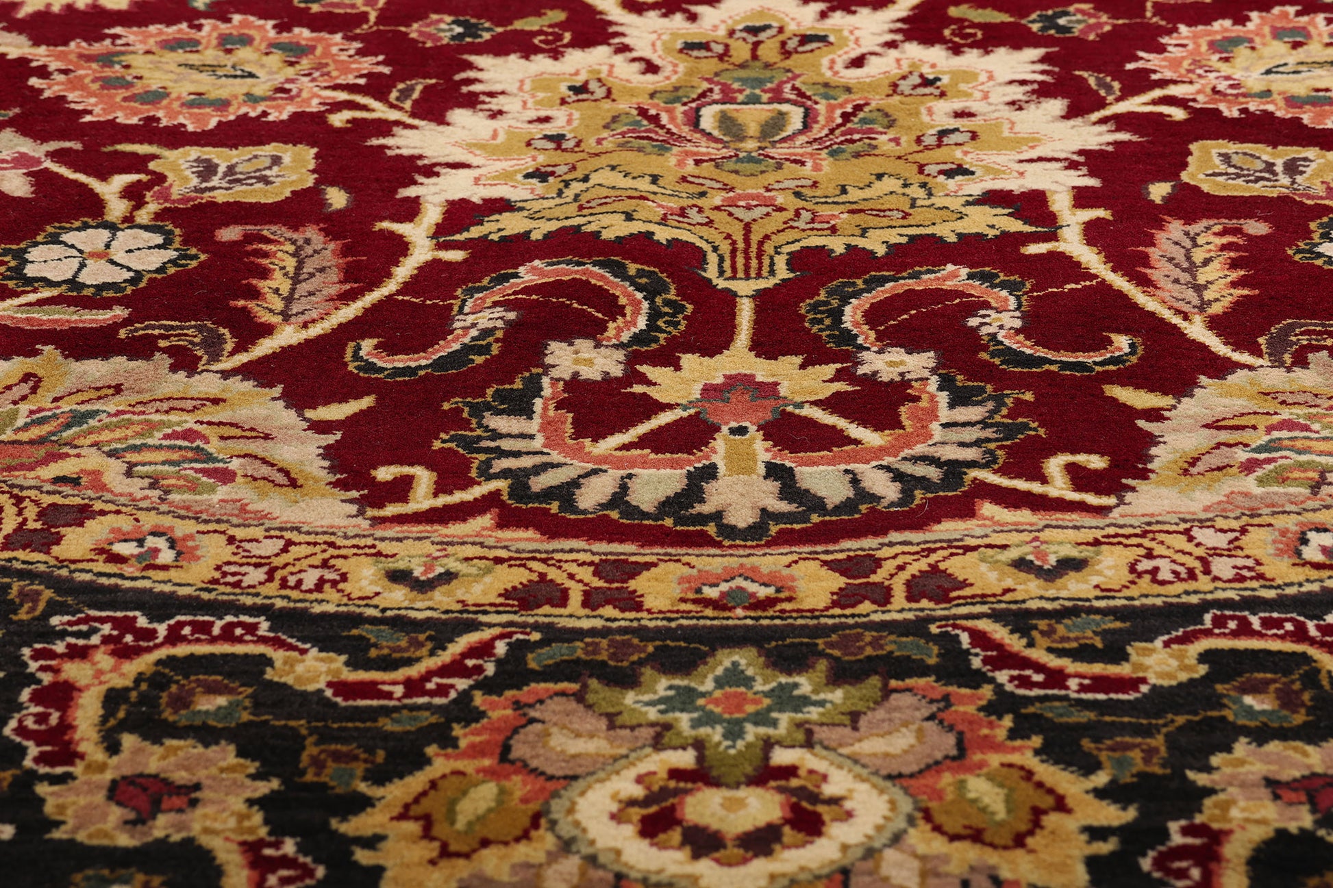 8 x 8 Red Vintage Round Indian Oushak Rug 79332