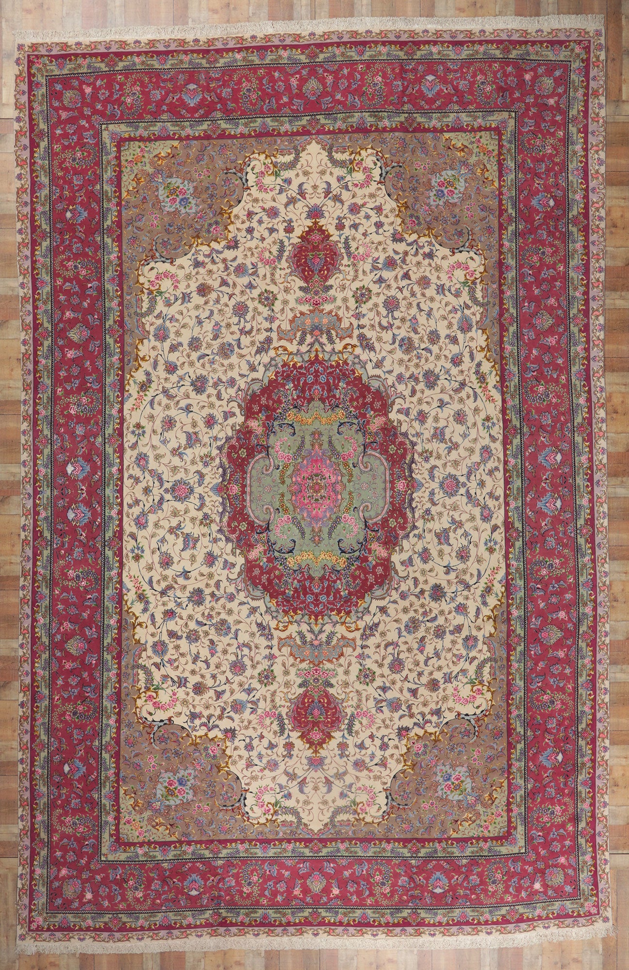 13 x 20 Vintage Persian Tabriz Rug 78326