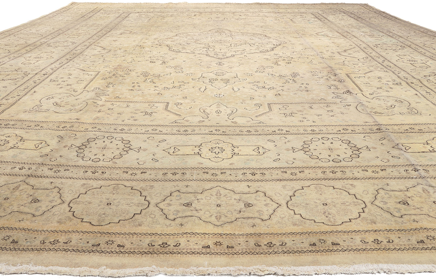 14 x 19 Vintage Persian Tabriz Rug 78595