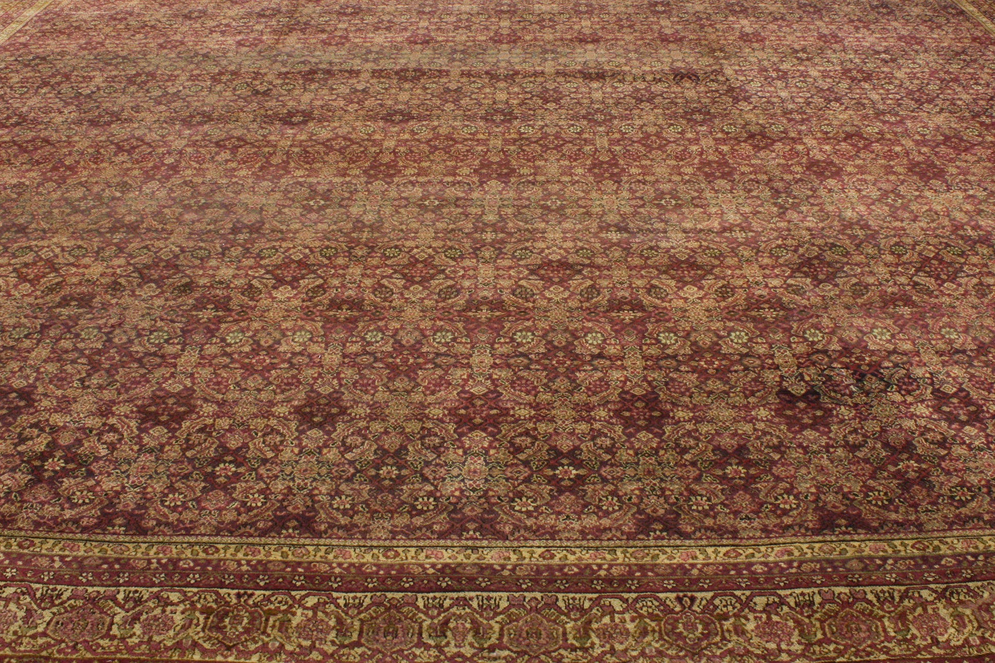 16 x 28 Antique Indian Agra Rug 71600