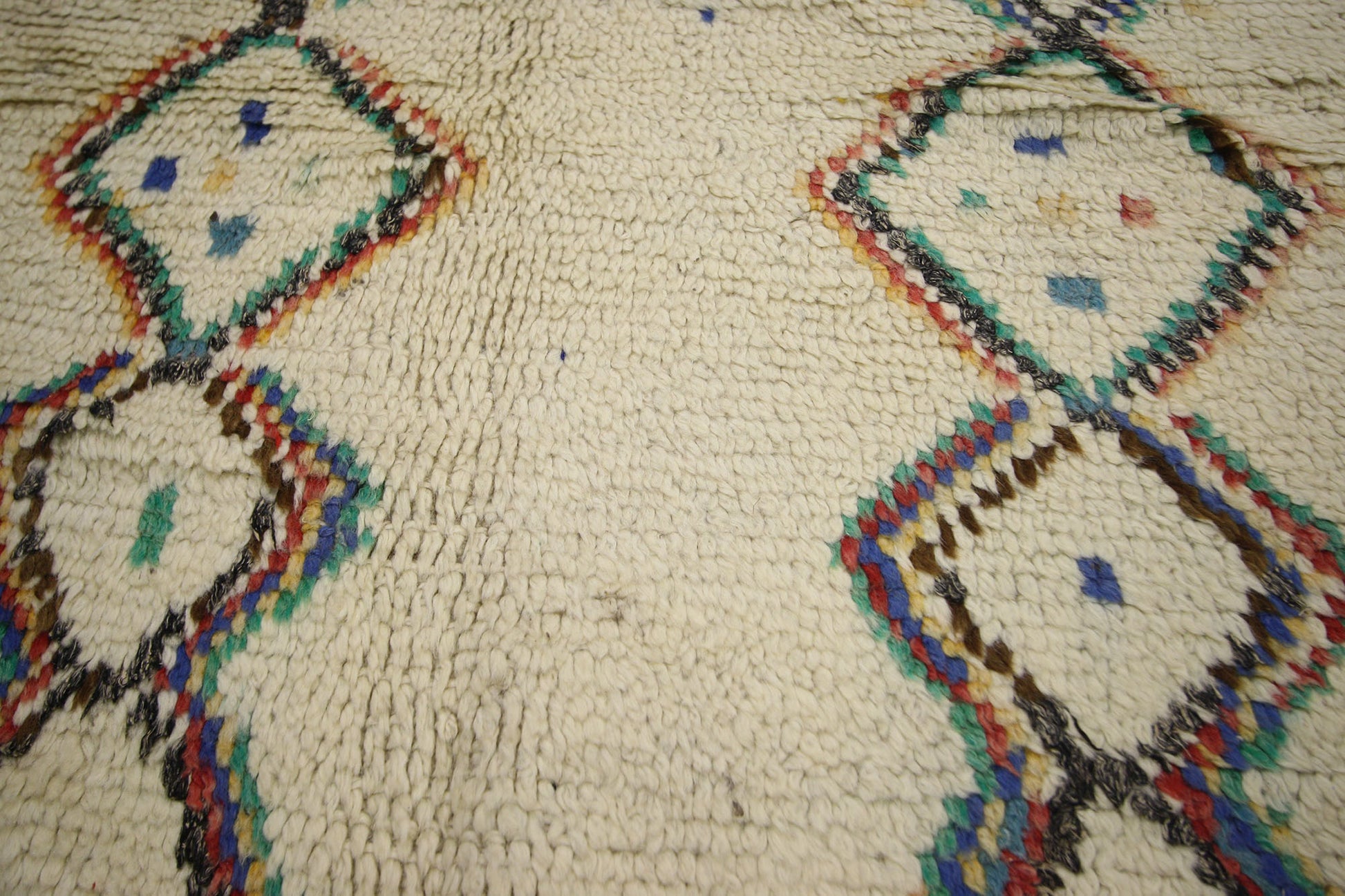 4 x 10 Vintage Berber Moroccan Azilal Rug 20136