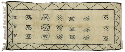 4 x 9 Vintage Moroccan Rug 20572