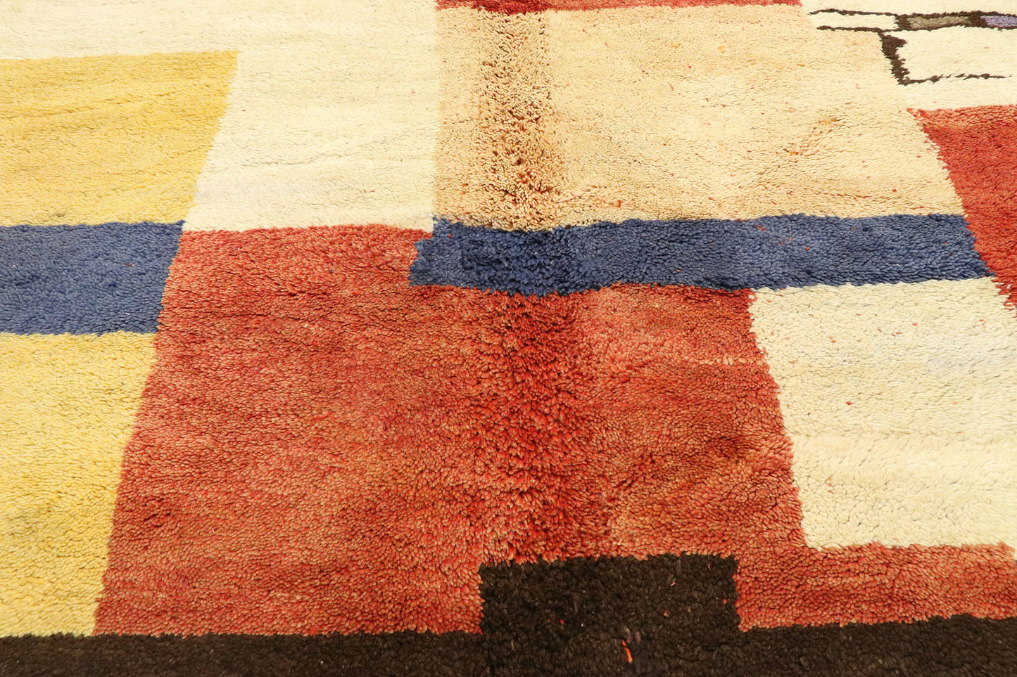 5 x 8 Vintage Moroccan Rug 20592