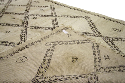 6 x 9 Vintage Moroccan Rug 20746