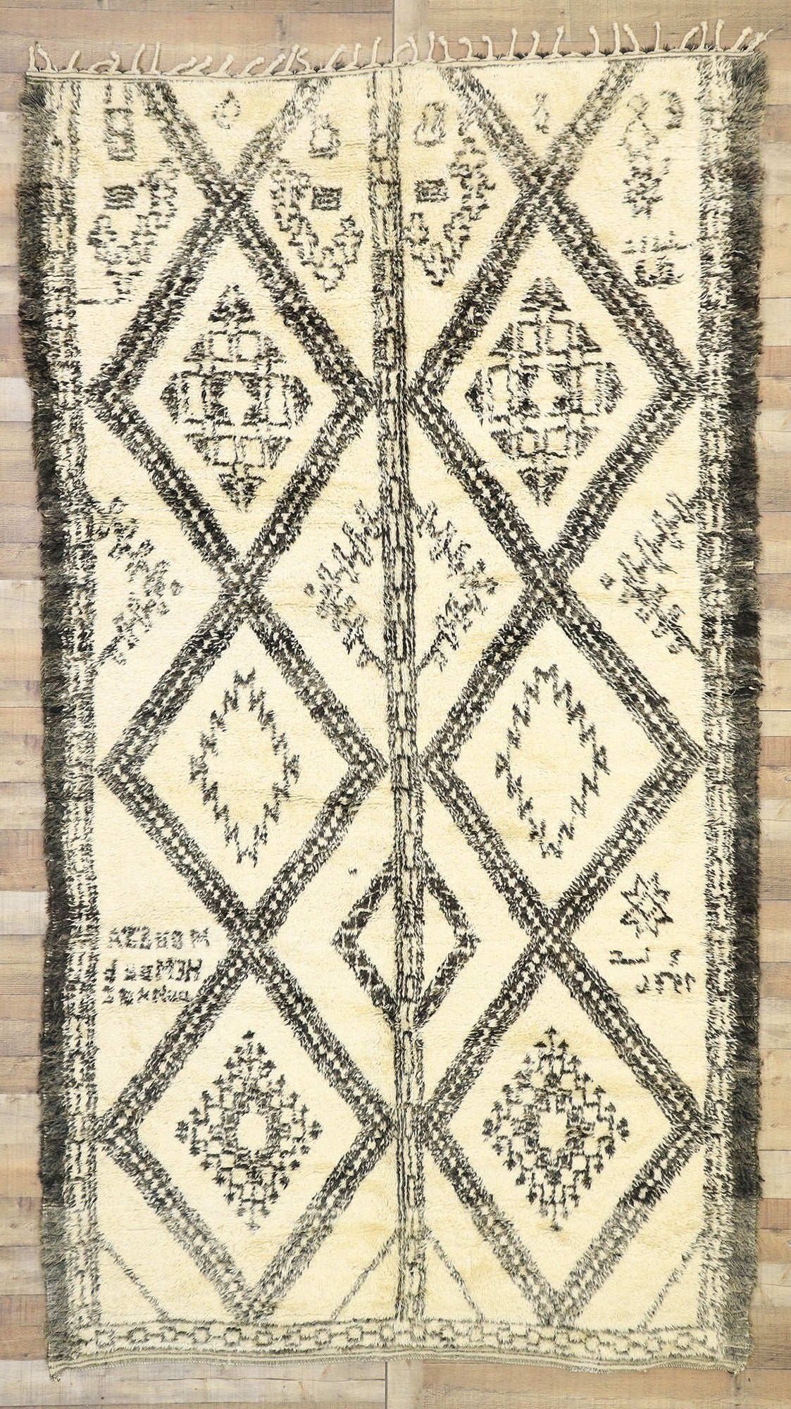 6 x 11 Vintage Moroccan Rug 20770