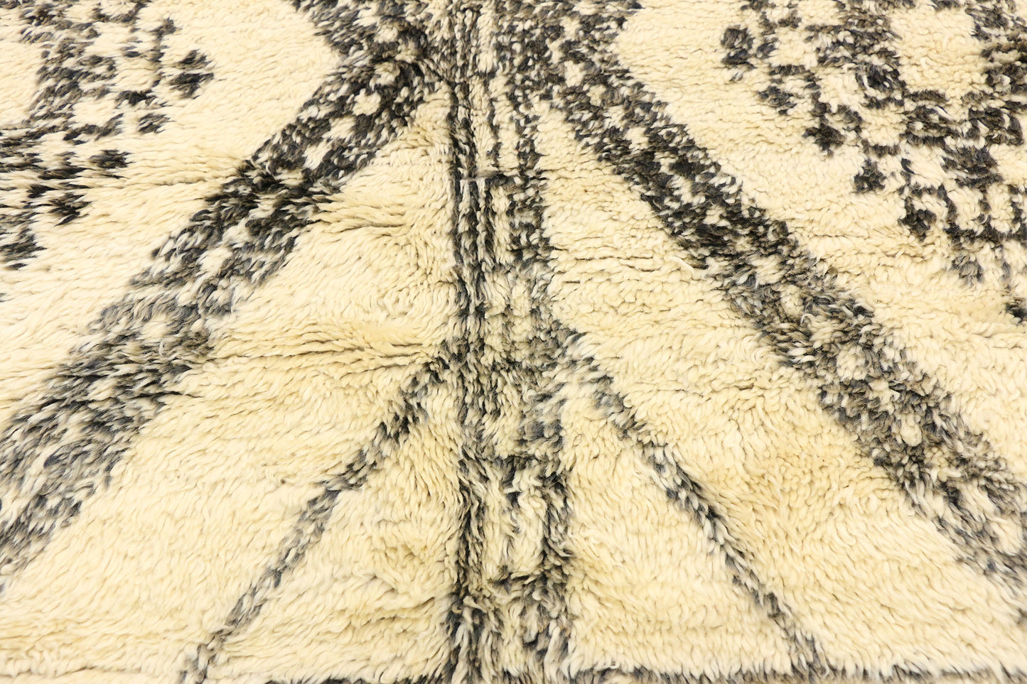 6 x 11 Vintage Moroccan Rug 20770