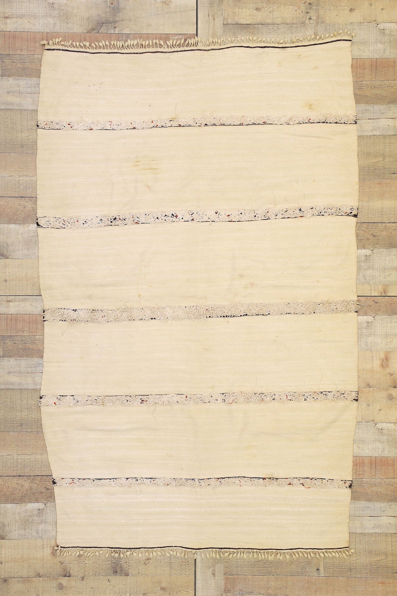 4 x 6 Vintage Handira Kilim Rug 20827