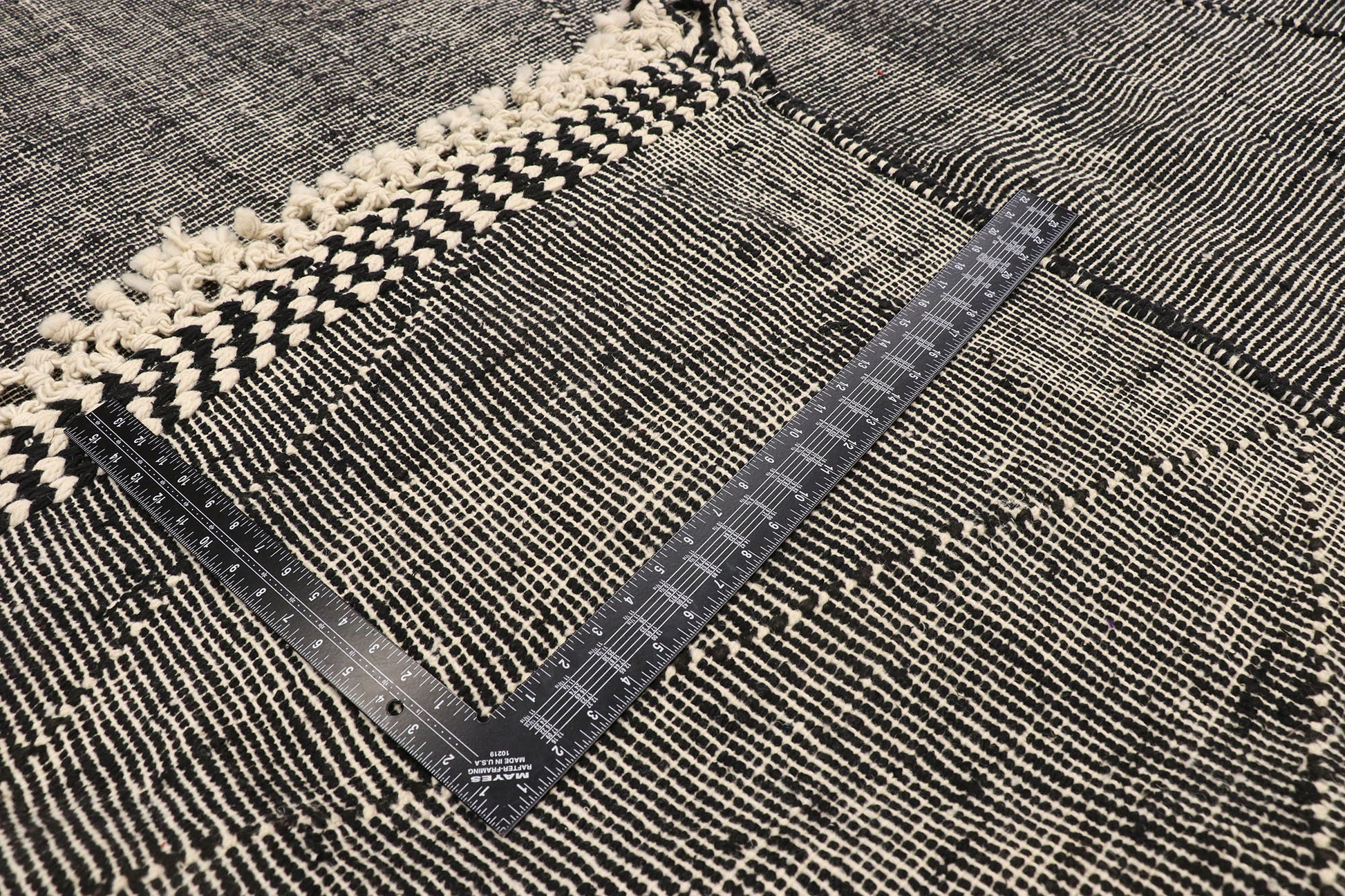 10 x 14 Contemporary Zanafi Kilim Rug 20909