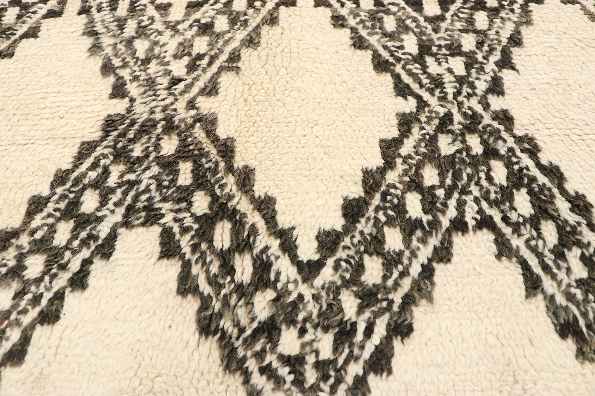 7 x 11 Vintage Moroccan Rug 20937