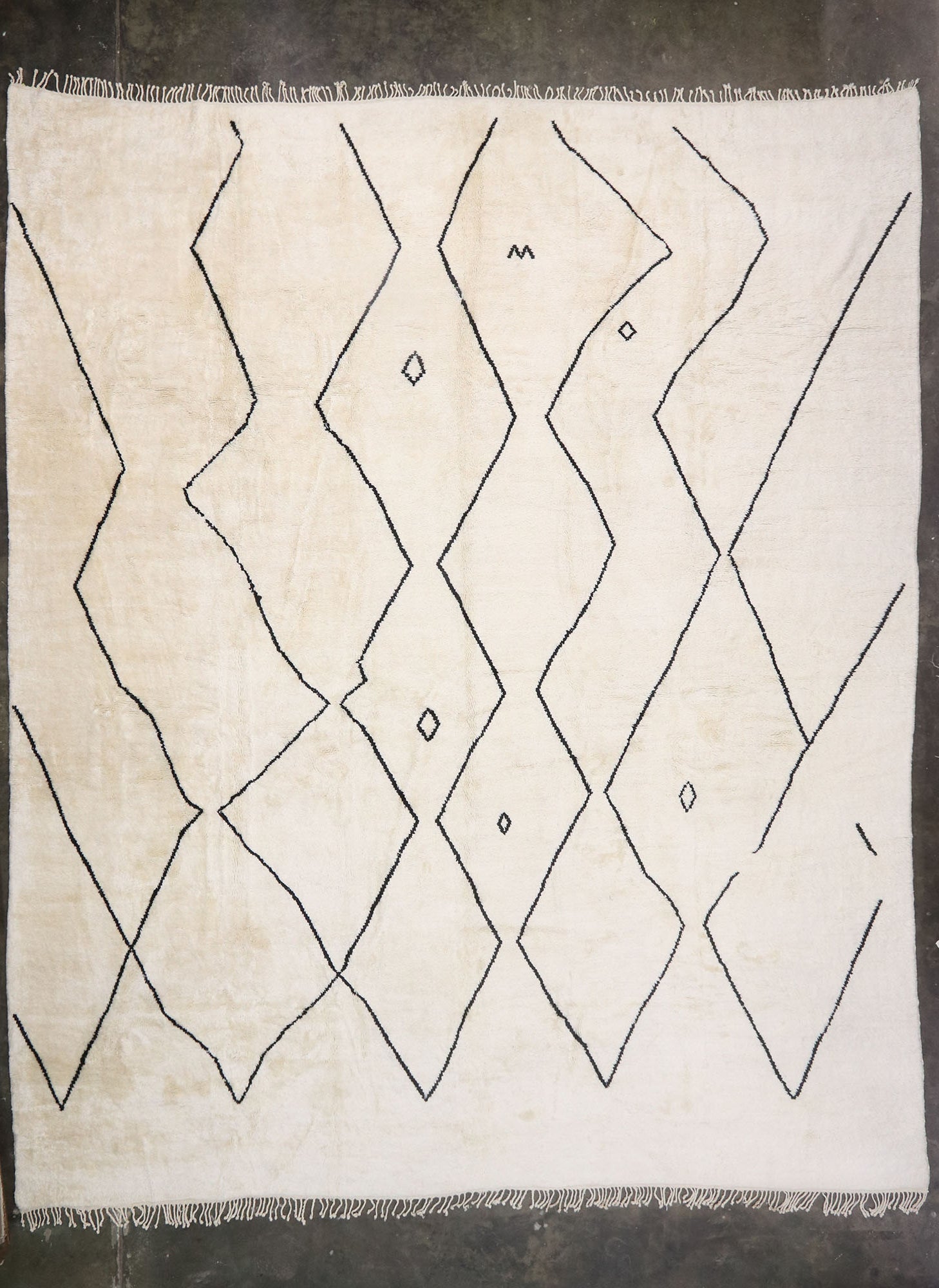 17 x 20 Contemporary Oversized Moroccan Rug 21086