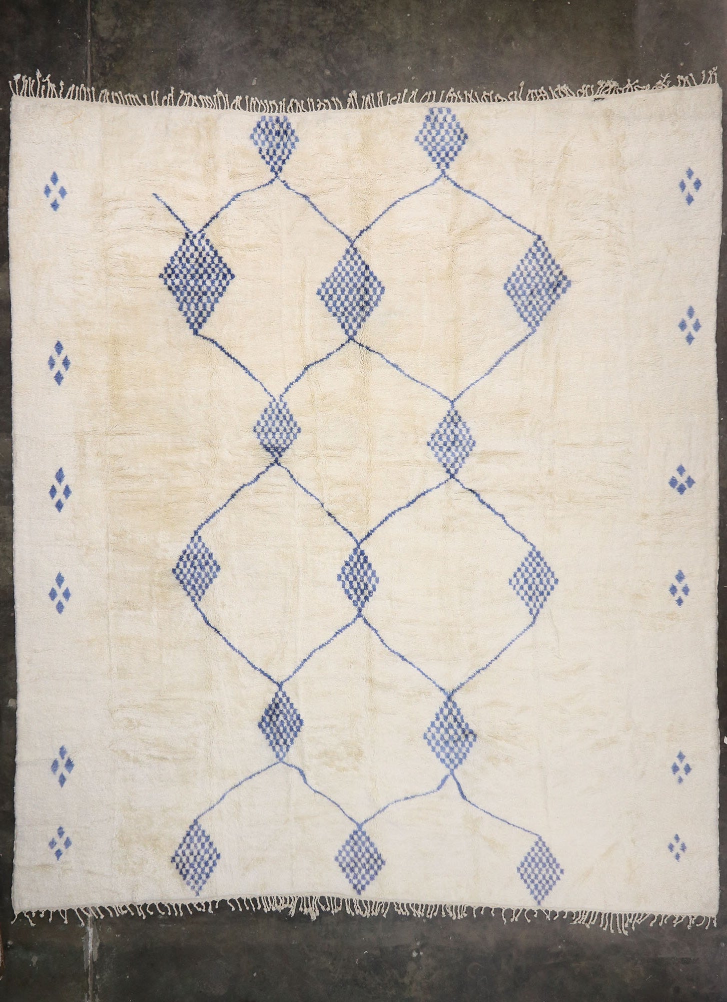 17 x 19 Contemporary Oversized Moroccan Rug 21087