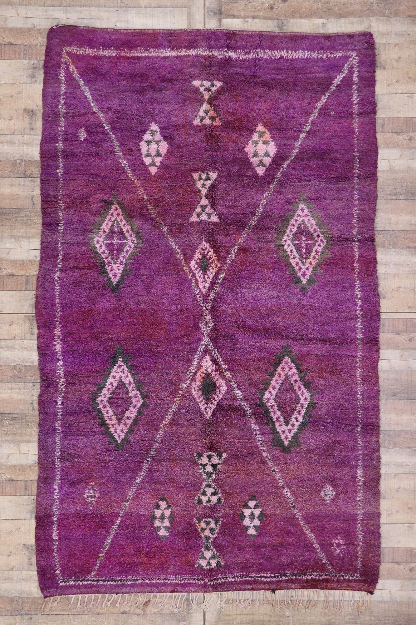 6 x 10 Vintage Purple Beni Mrirt Moroccan Rug 21223