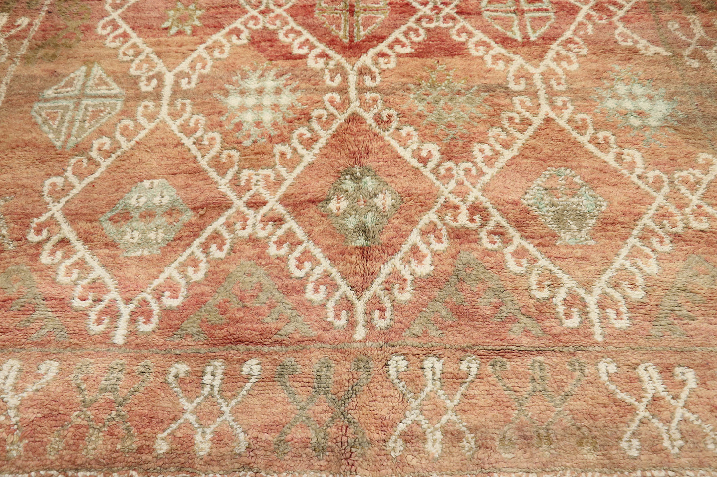 6 x 9 Vintage Beni MGuild Moroccan Rug 21246