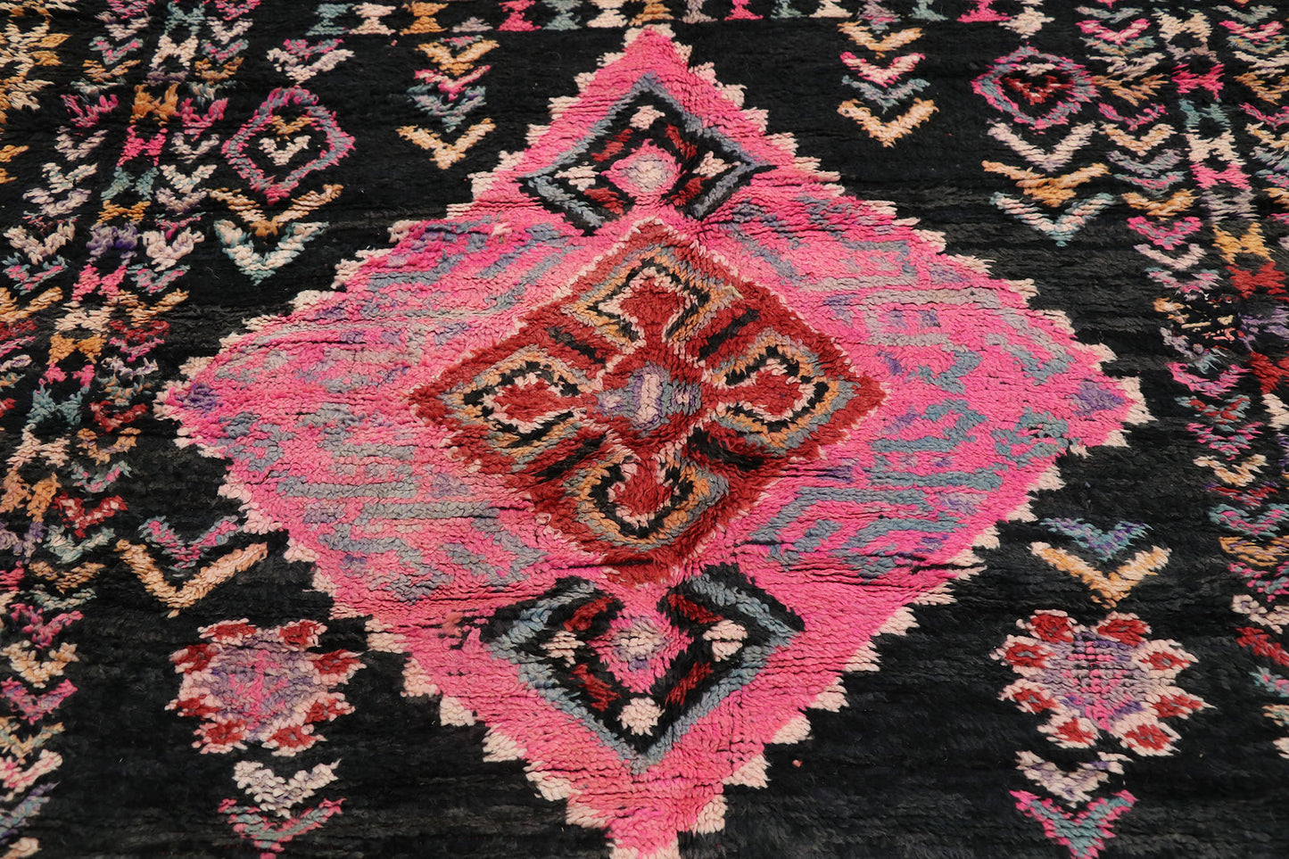 6 x 8 Vintage Moroccan Rug 21259