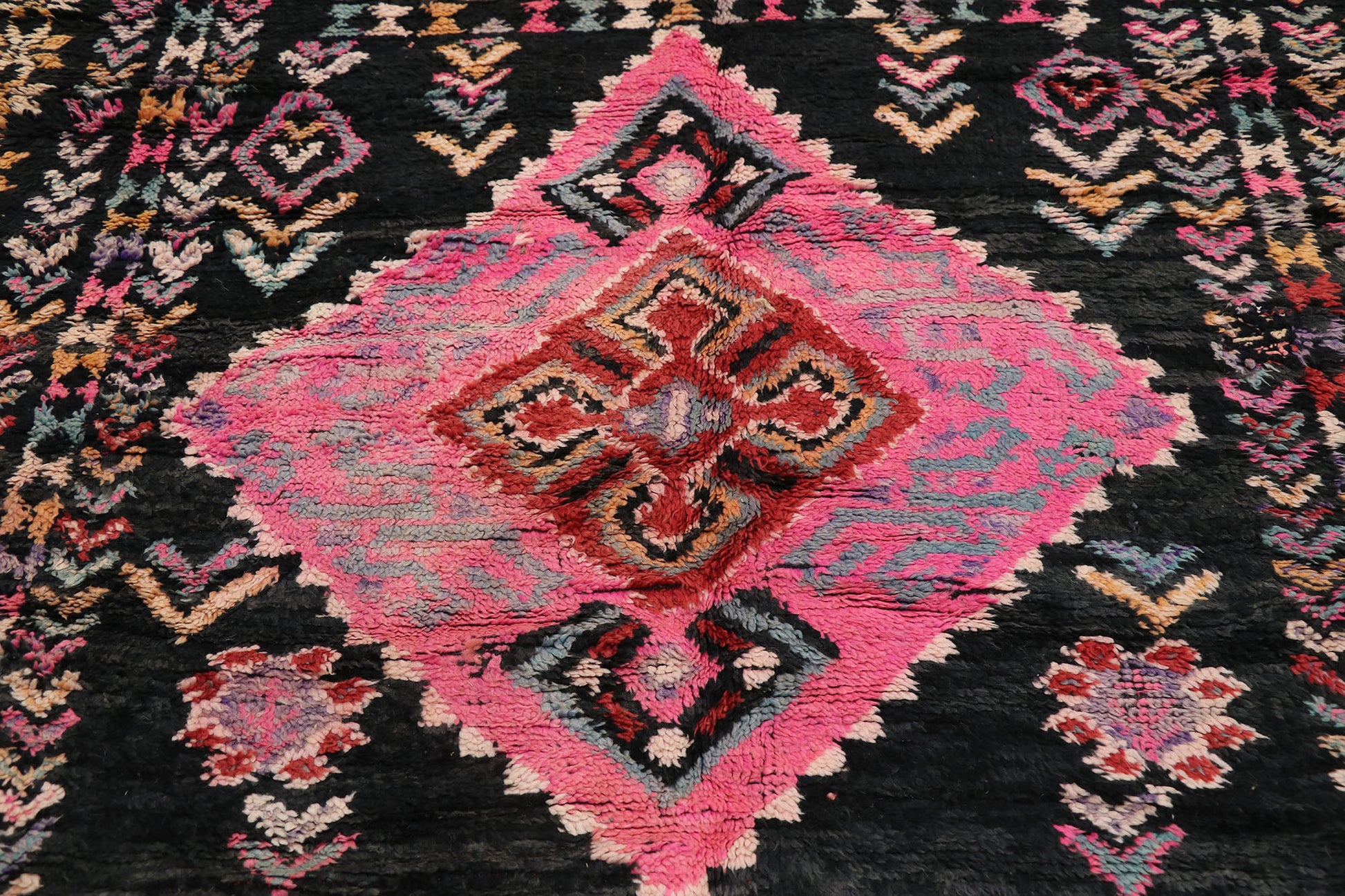 6 x 8 Vintage Moroccan Rug 21259