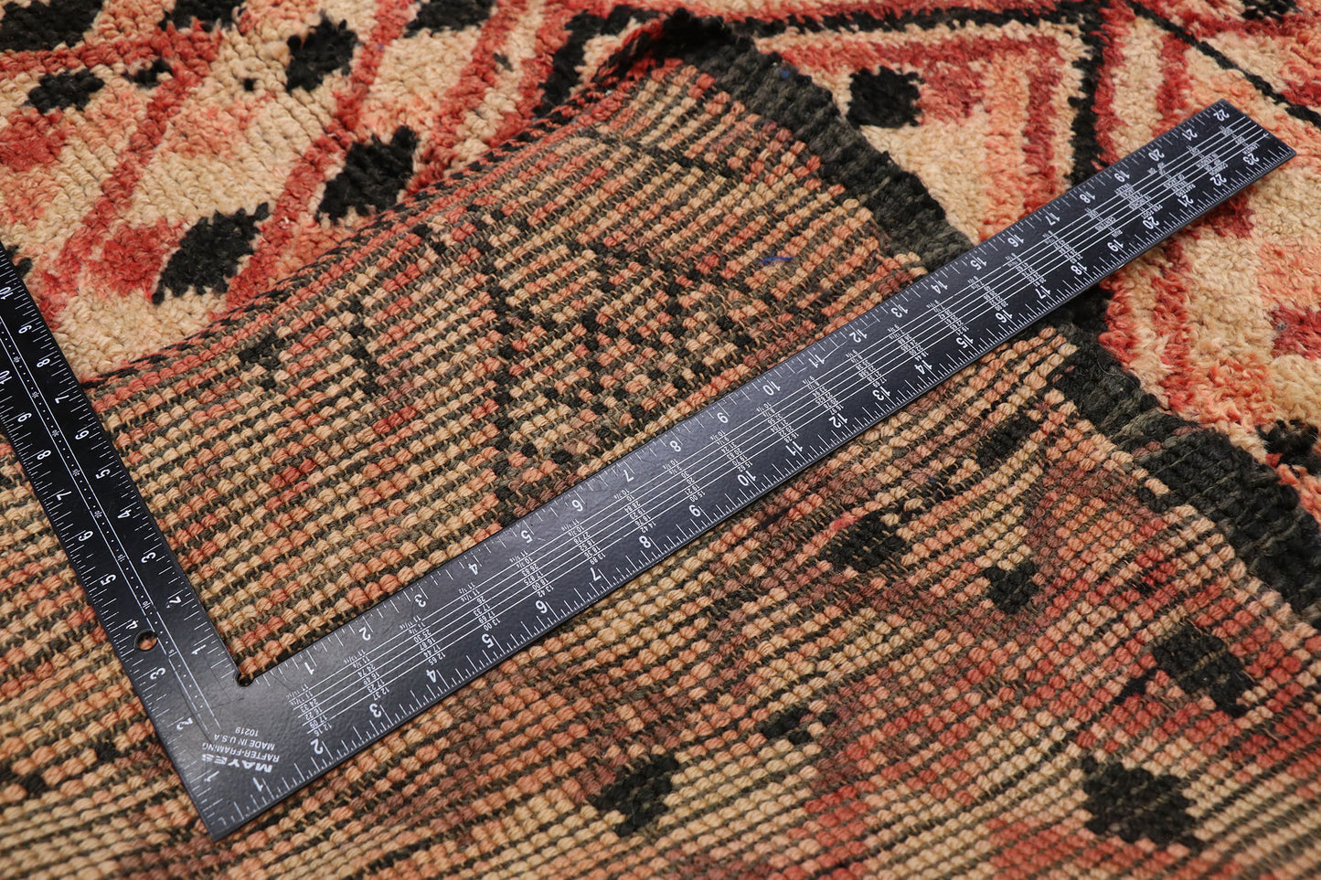 7 x 10 Vintage Moroccan Boujad Rug 21265