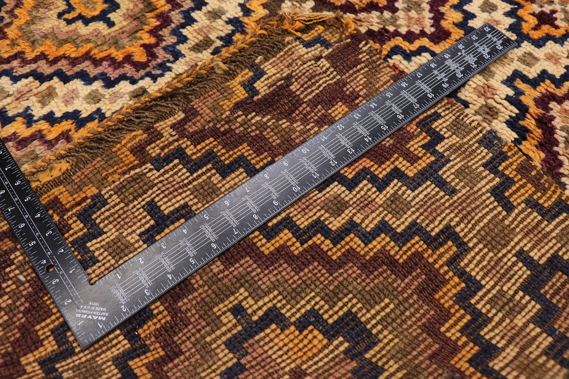 6 x 11 Vintage Moroccan Rug 21318