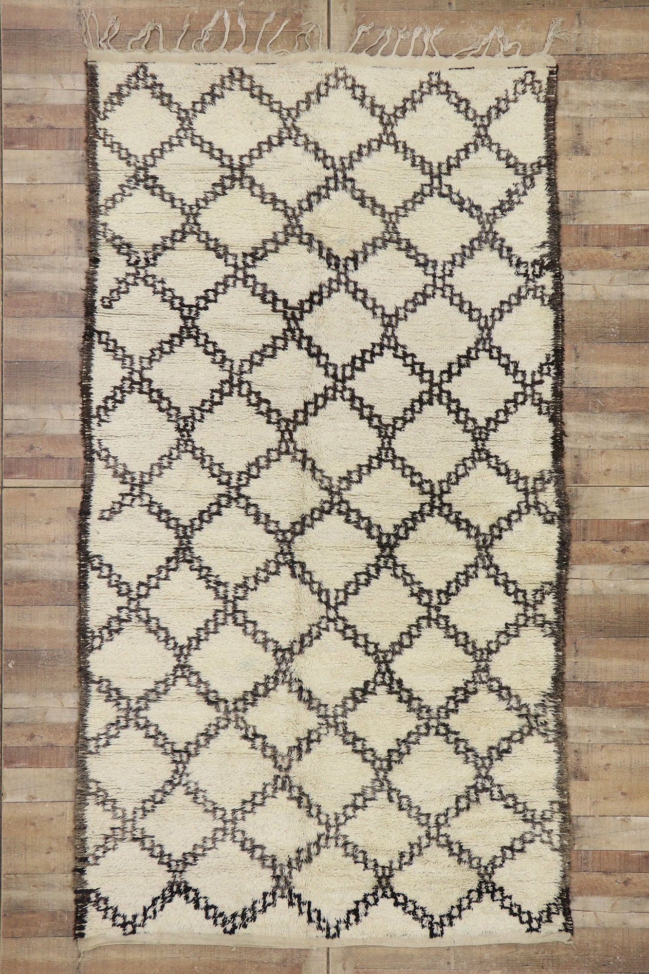 6 x 11 Vintage Moroccan Beni Ourain Rug 21366