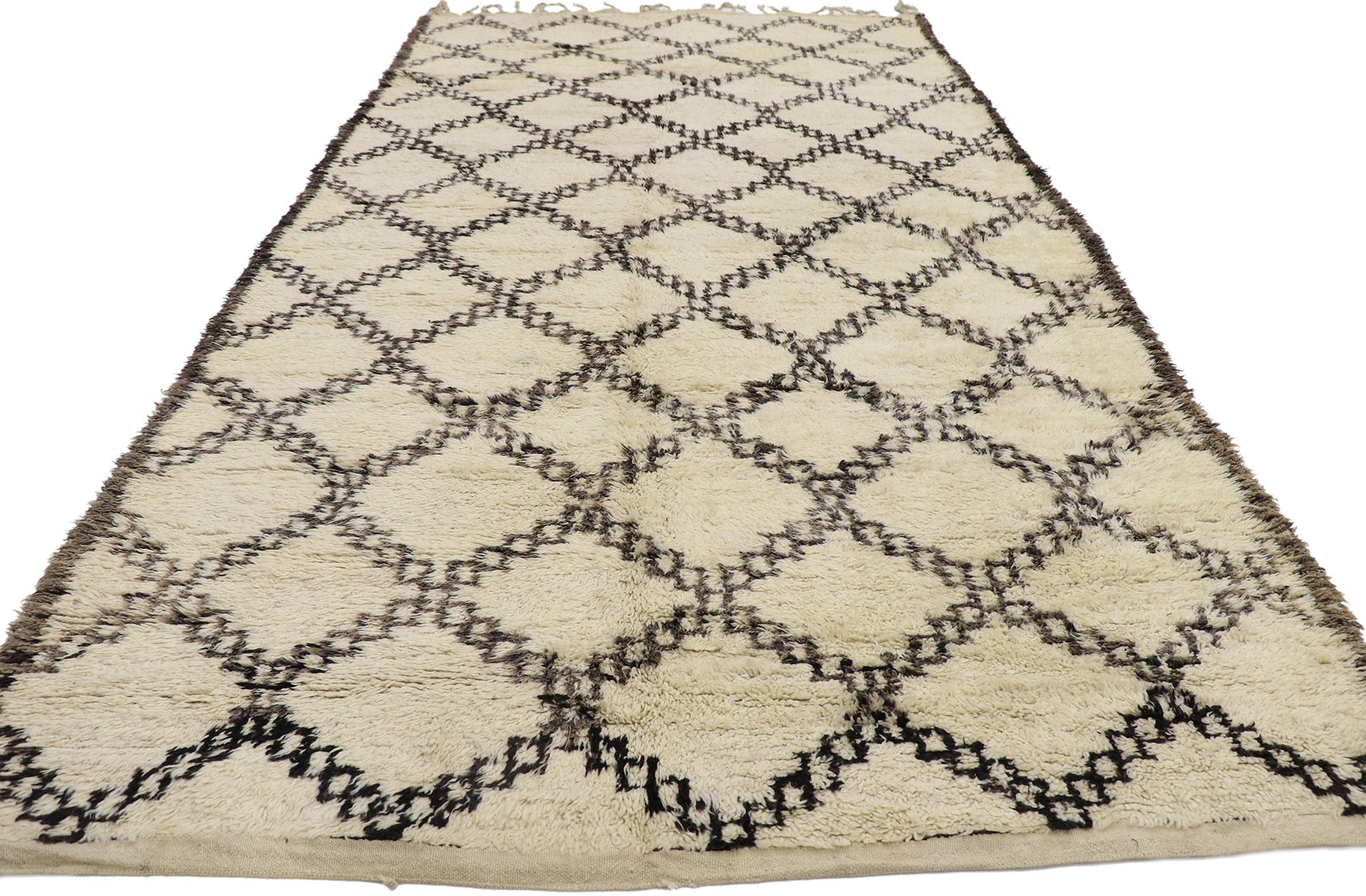 6 x 11 Vintage Moroccan Beni Ourain Rug 21366