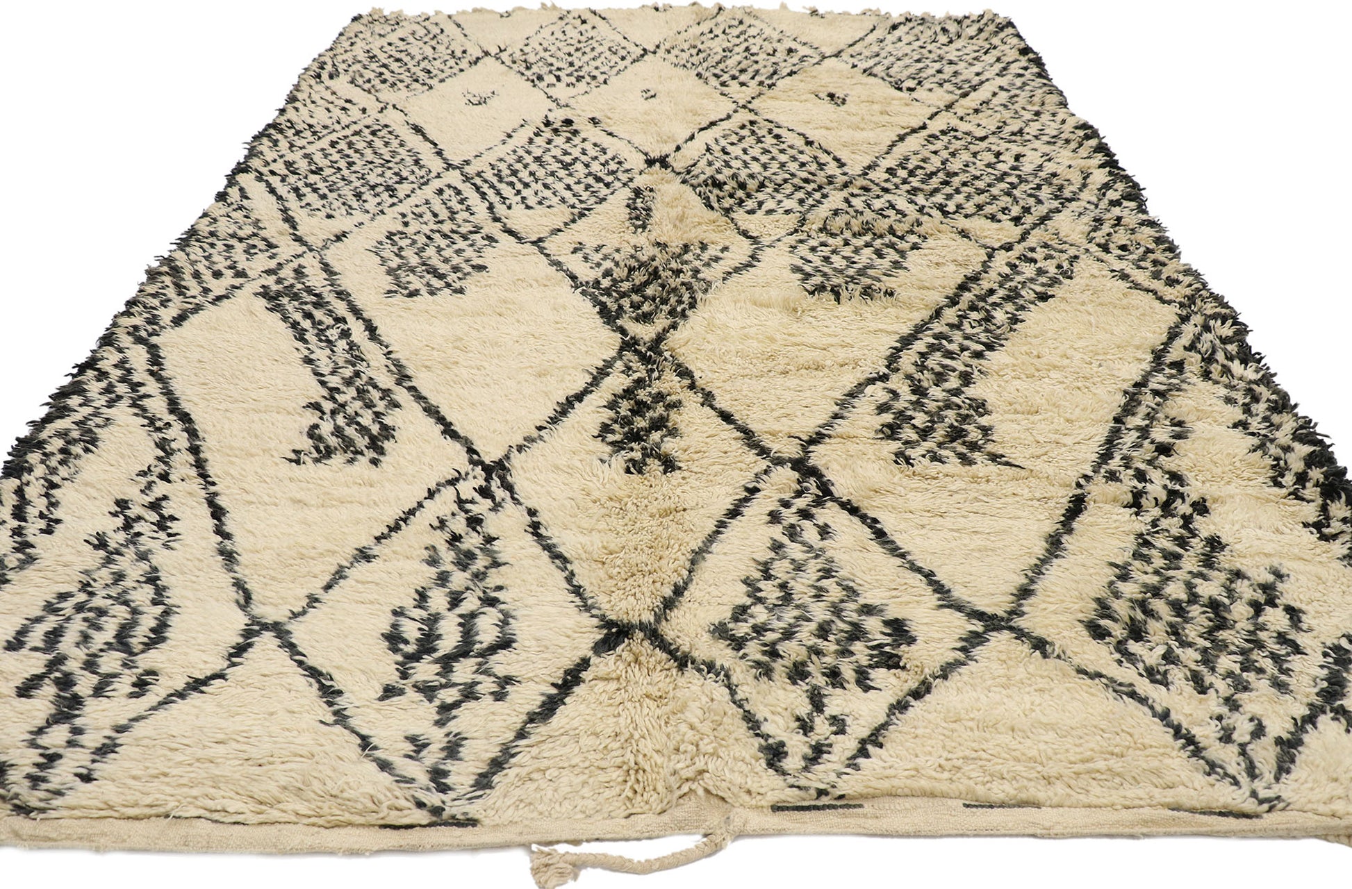 7 x 10 Vintage Moroccan Beni Ourain Rug 21368