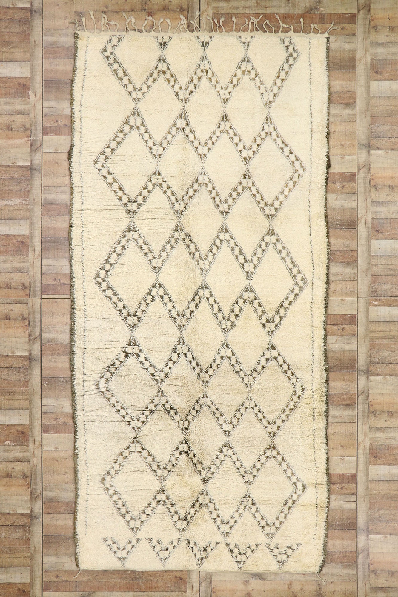 7 x 14 Vintage Moroccan Beni Ourain Rug 21372