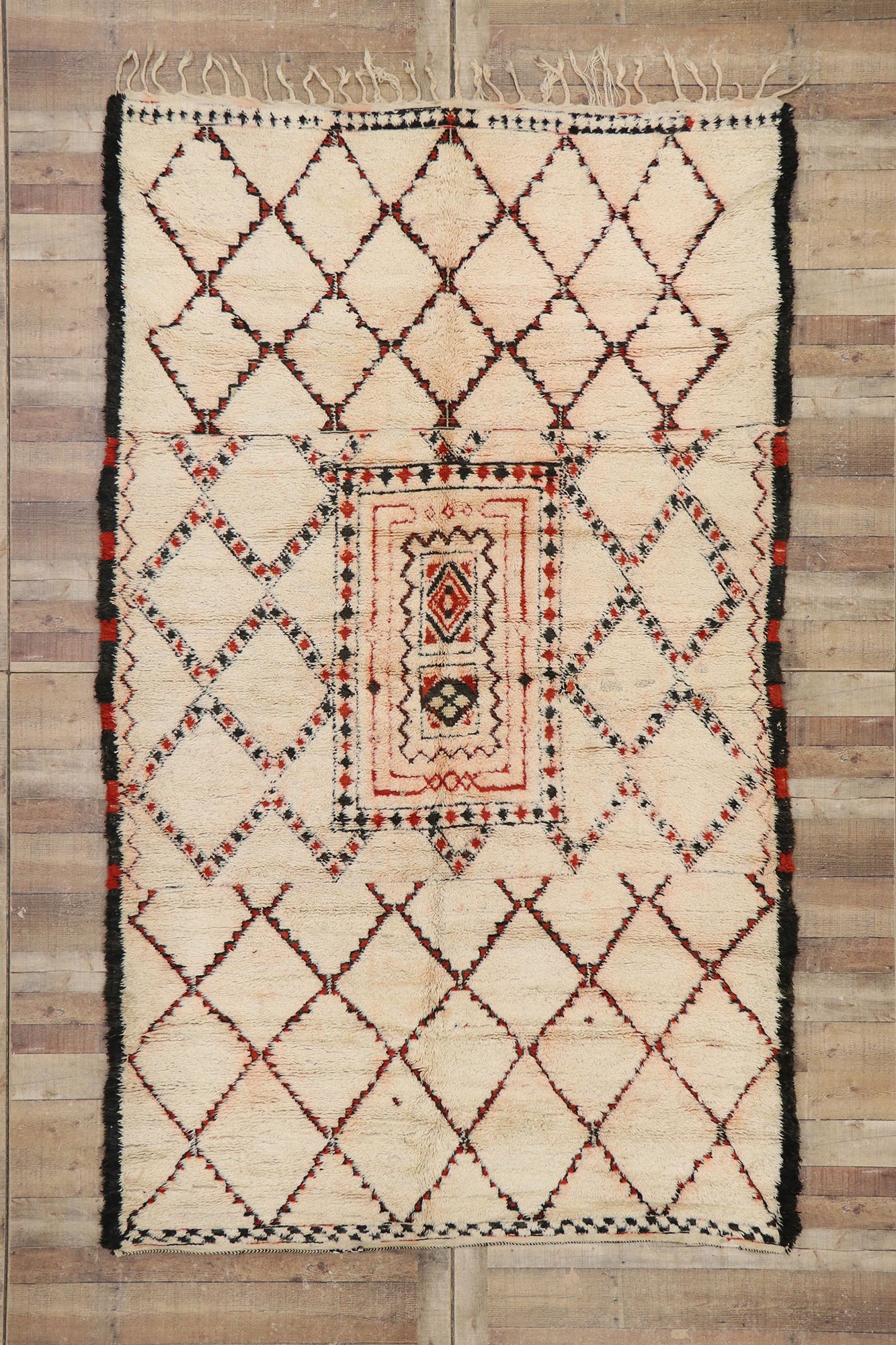 6 x 10 Vintage Moroccan Beni Ourain Rug 21384