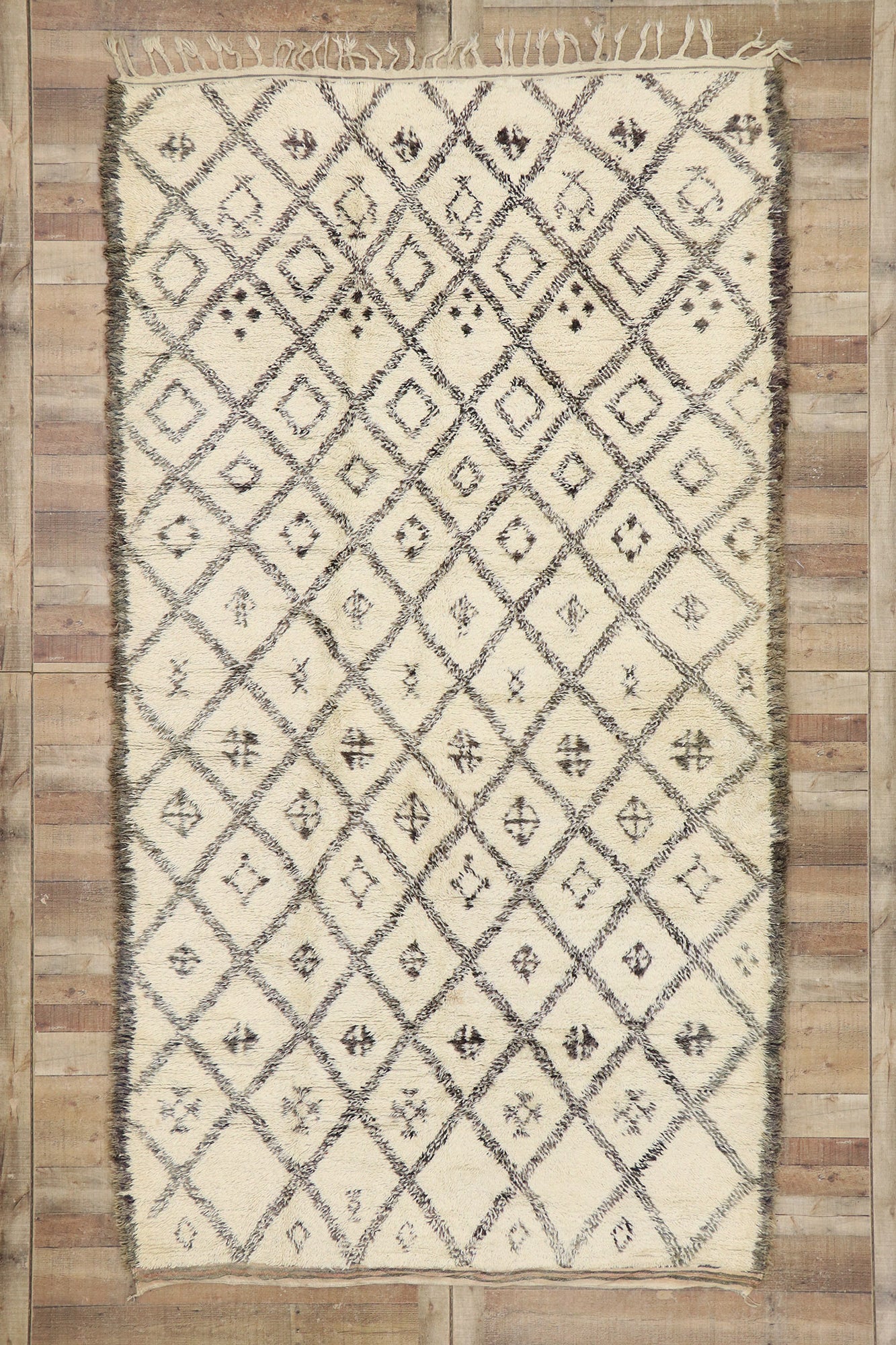 6 x 11 Vintage Moroccan Beni Ourain Rug 21389