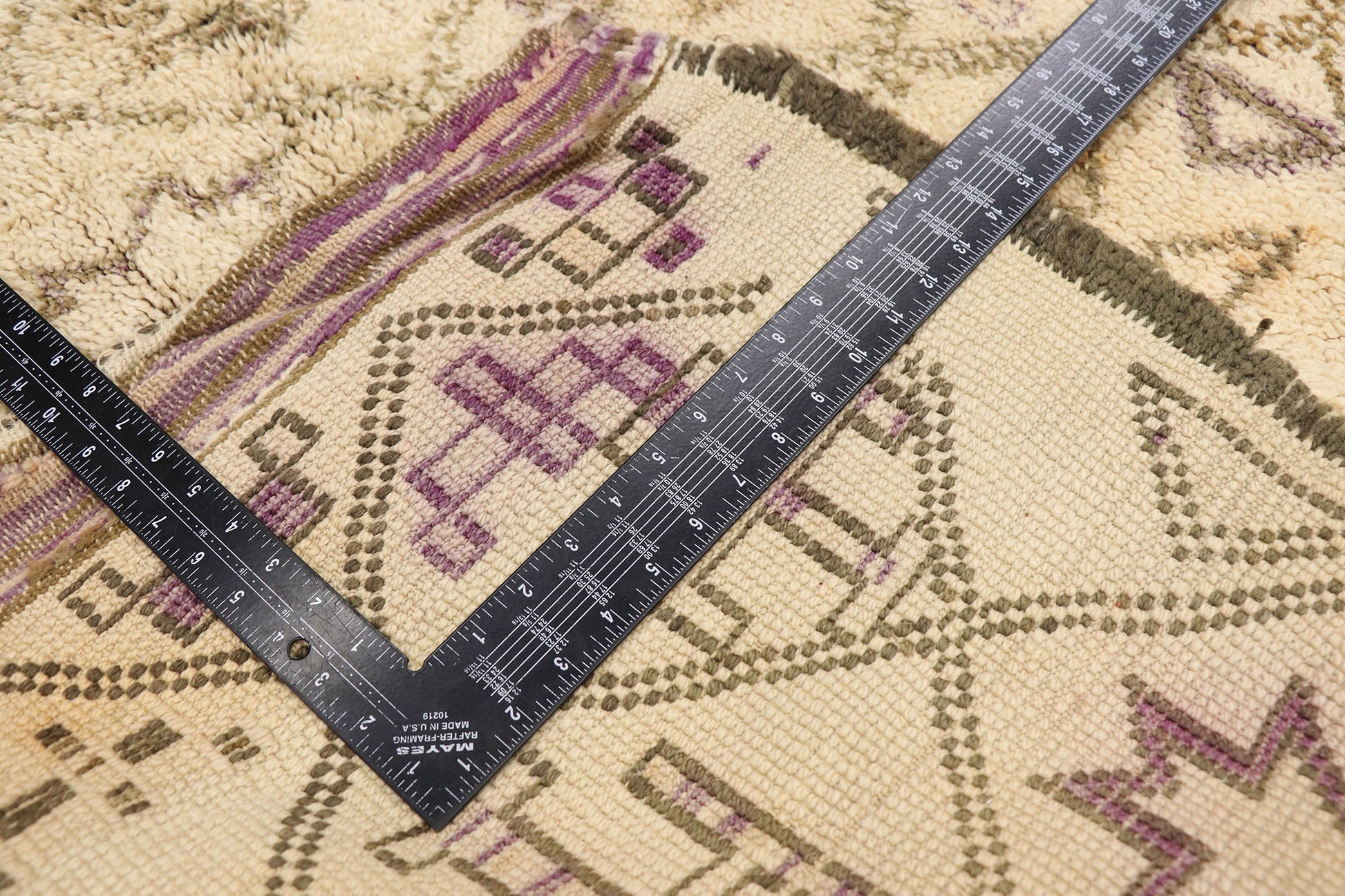 7 x 12 Vintage Moroccan Beni Ourain Rug 21401