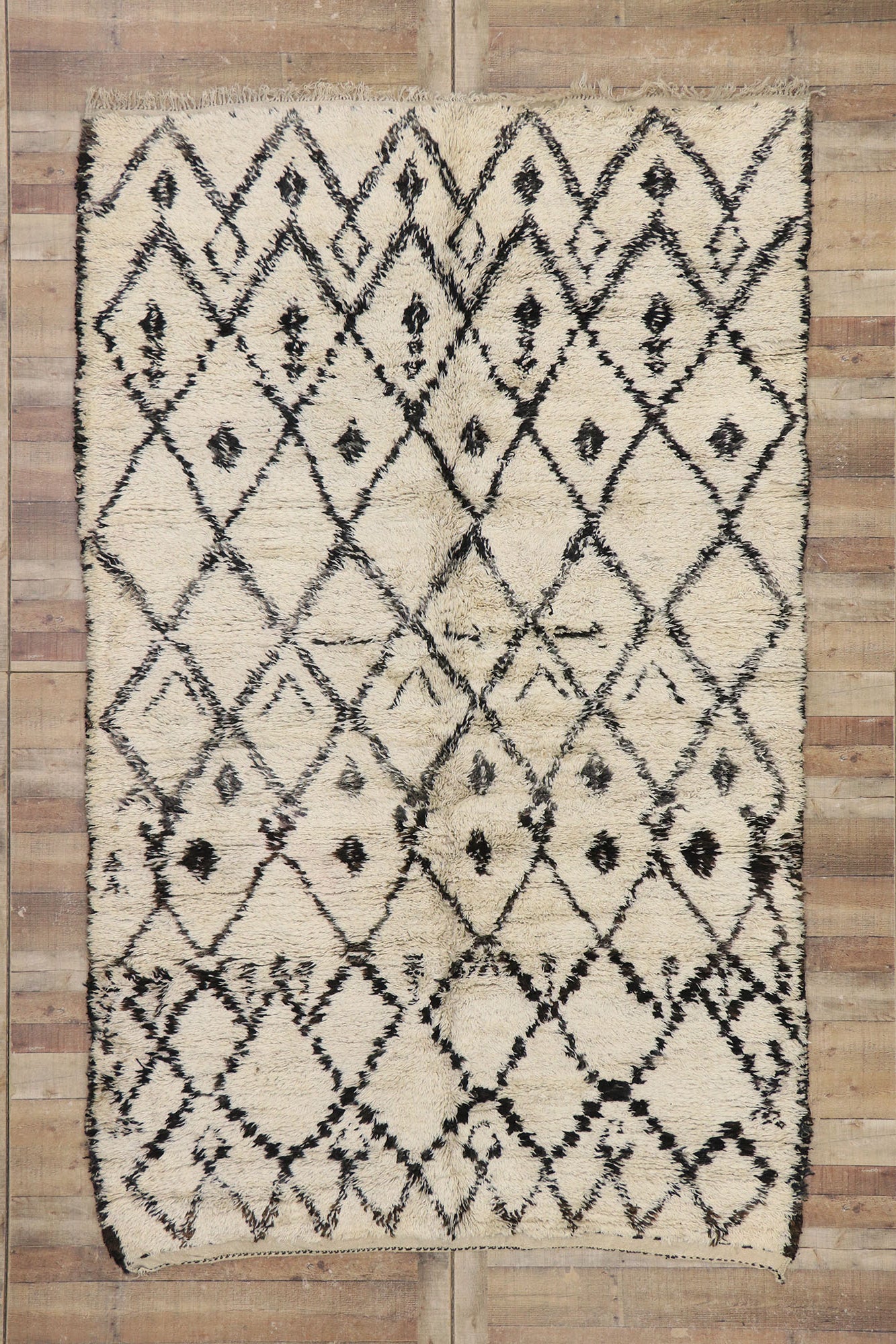 7 x 10 Vintage Beni Ourain Moroccan Rug 21409