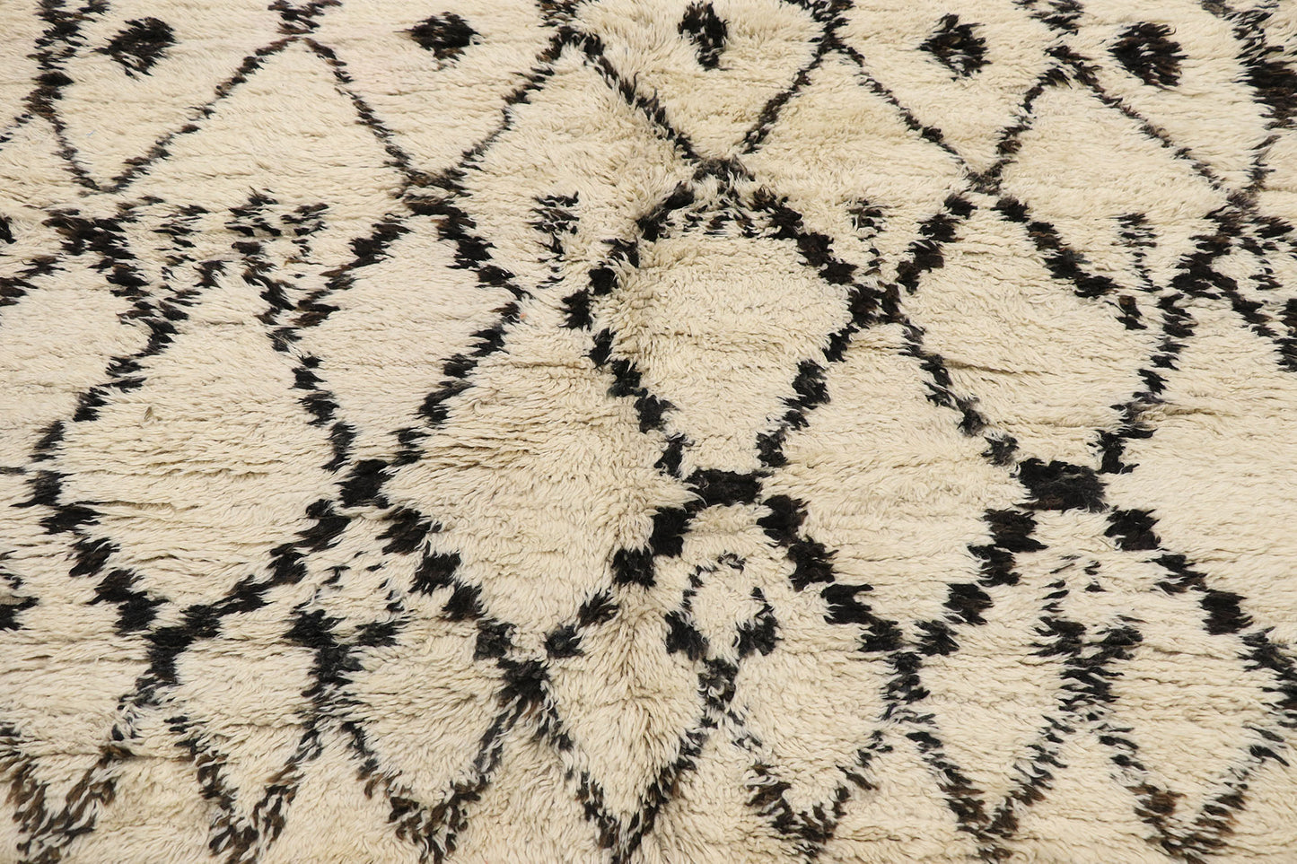 7 x 10 Vintage Beni Ourain Moroccan Rug 21409