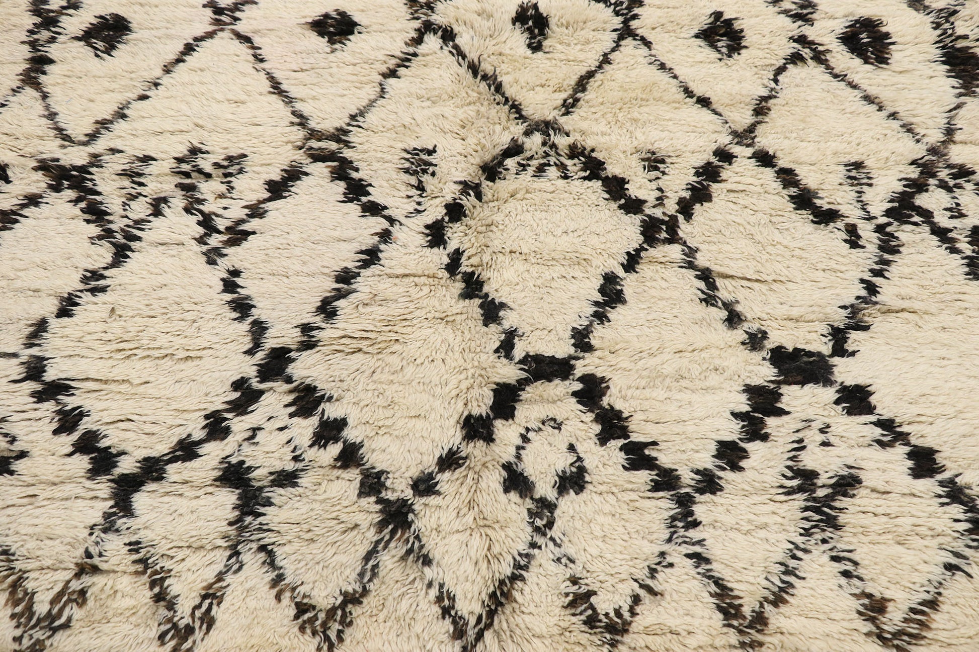 7 x 10 Vintage Beni Ourain Moroccan Rug 21409