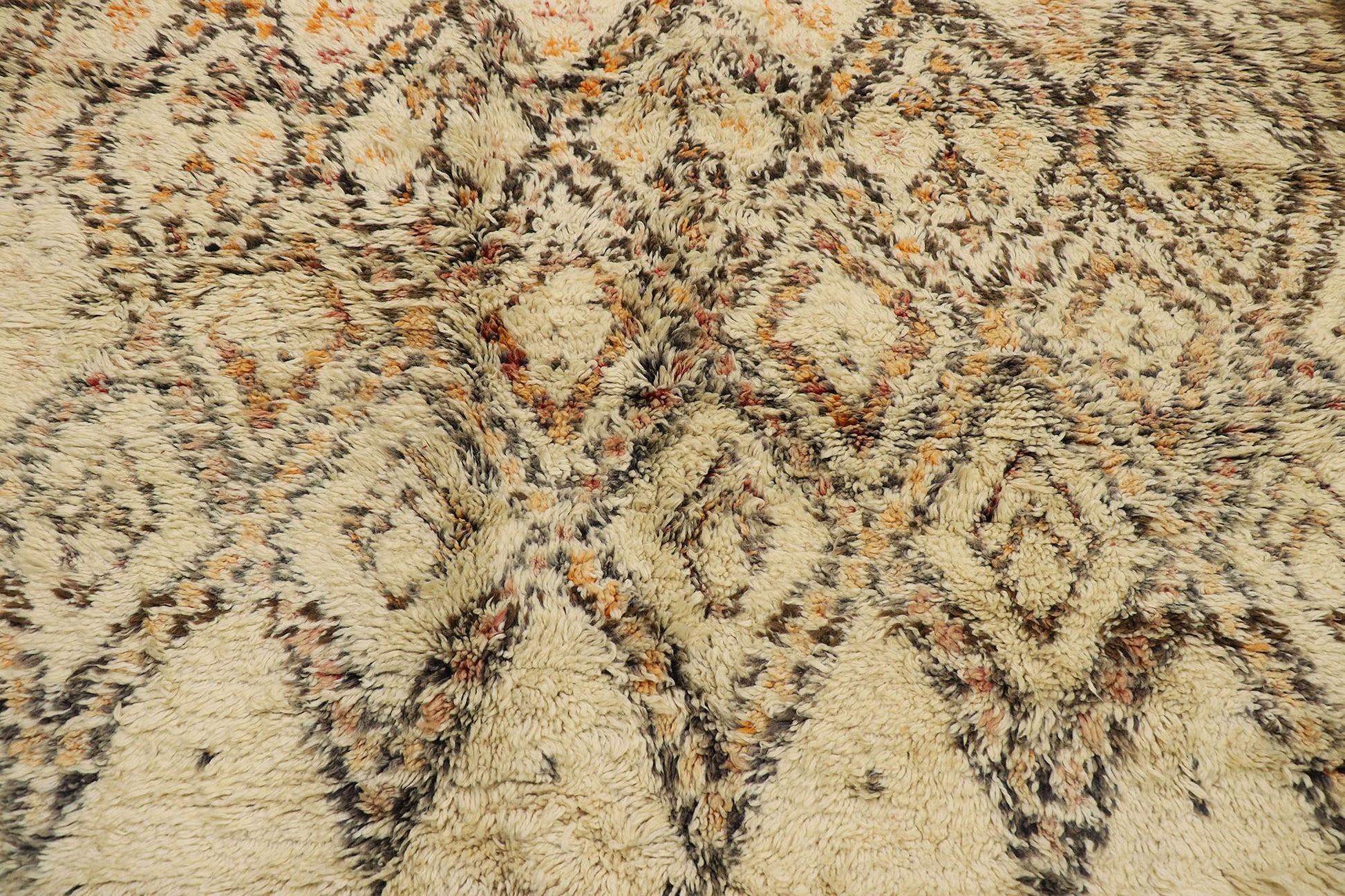 7 x 10 Vintage Moroccan Beni Ourain Rug 21412