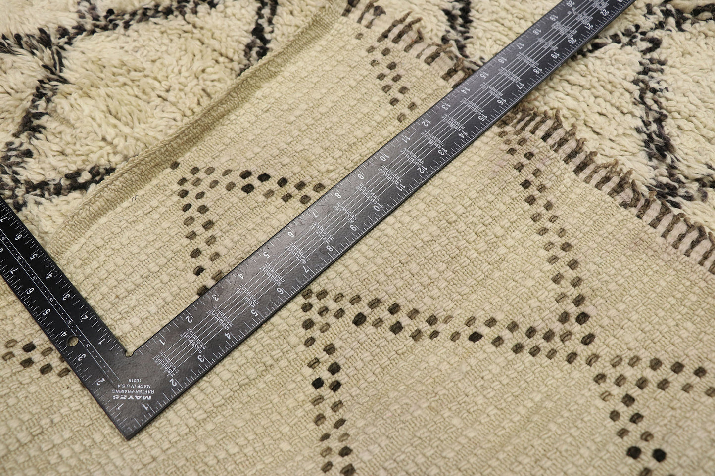 6 x 7 Vintage Beni Ourain Moroccan Rug 21459