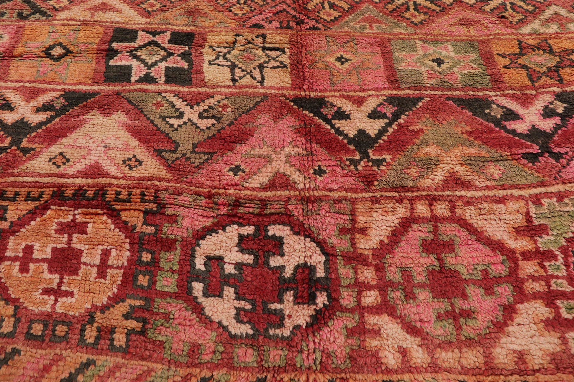 6 x 10 Vintage Boujad Moroccan Rug 21488