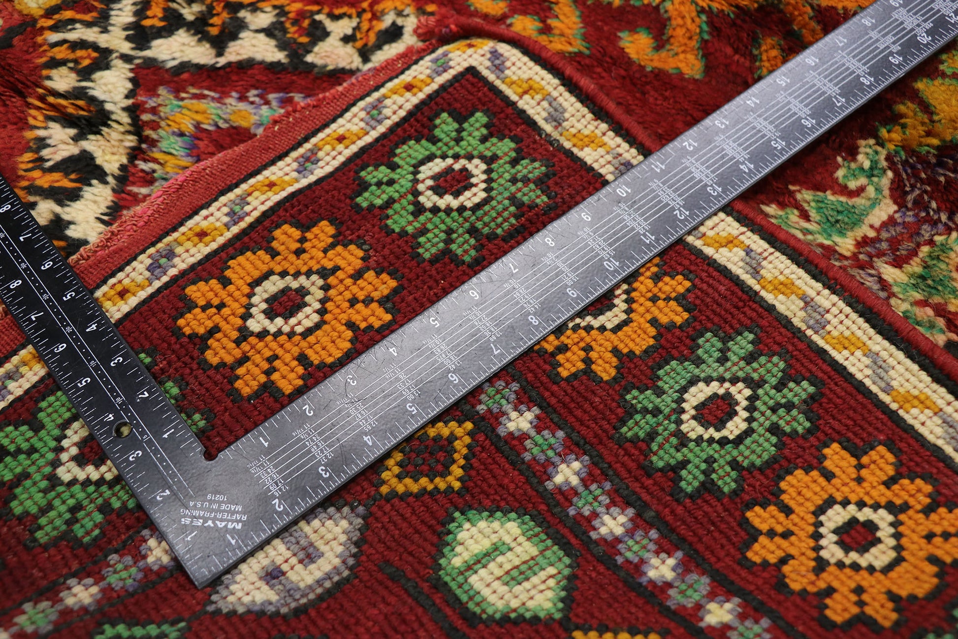 6 x 9 Vintage Beni MGuild Moroccan Rug 21506