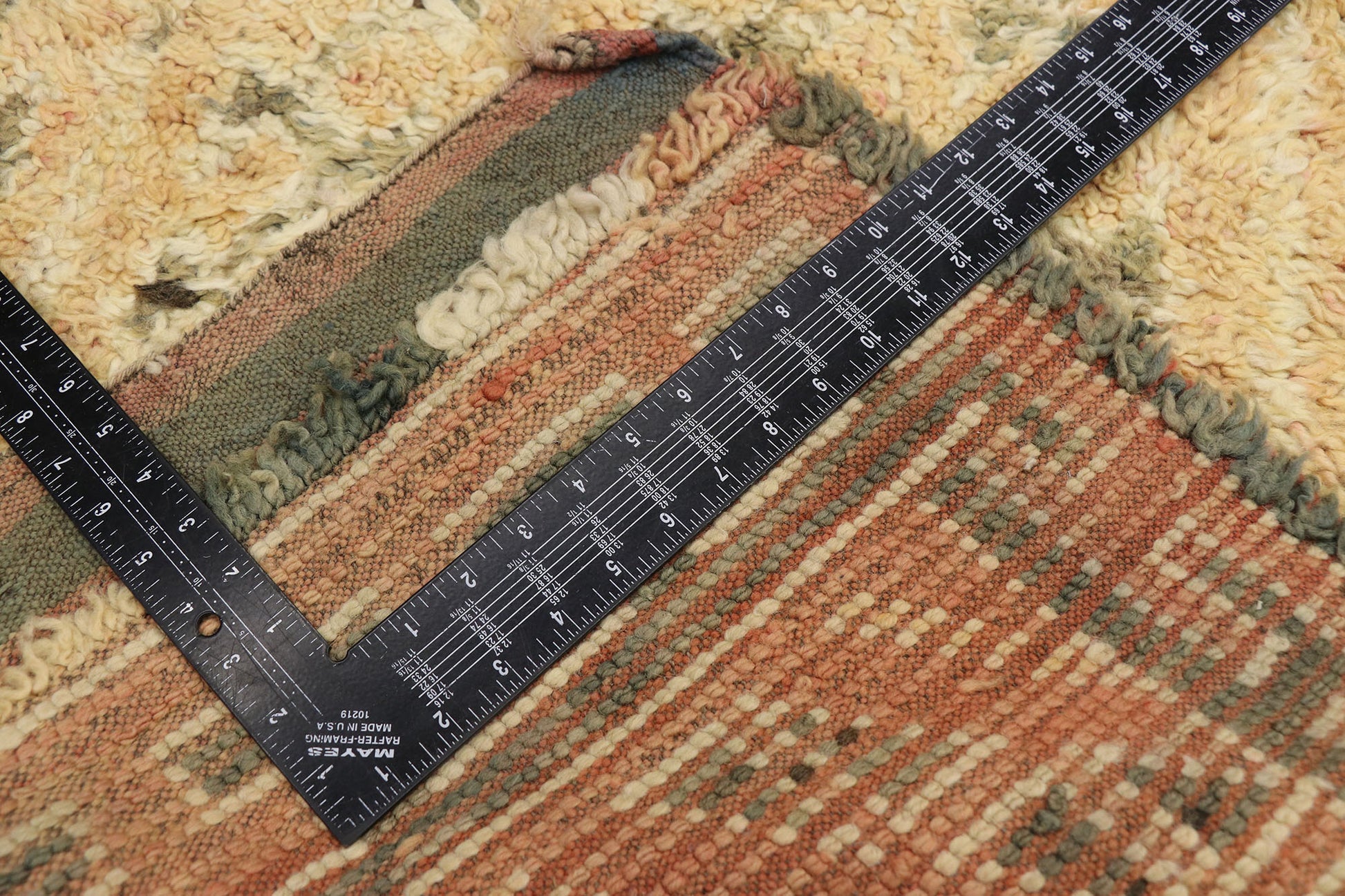 4 x 5 Vintage Beni MGuild Moroccan Rug 21555
