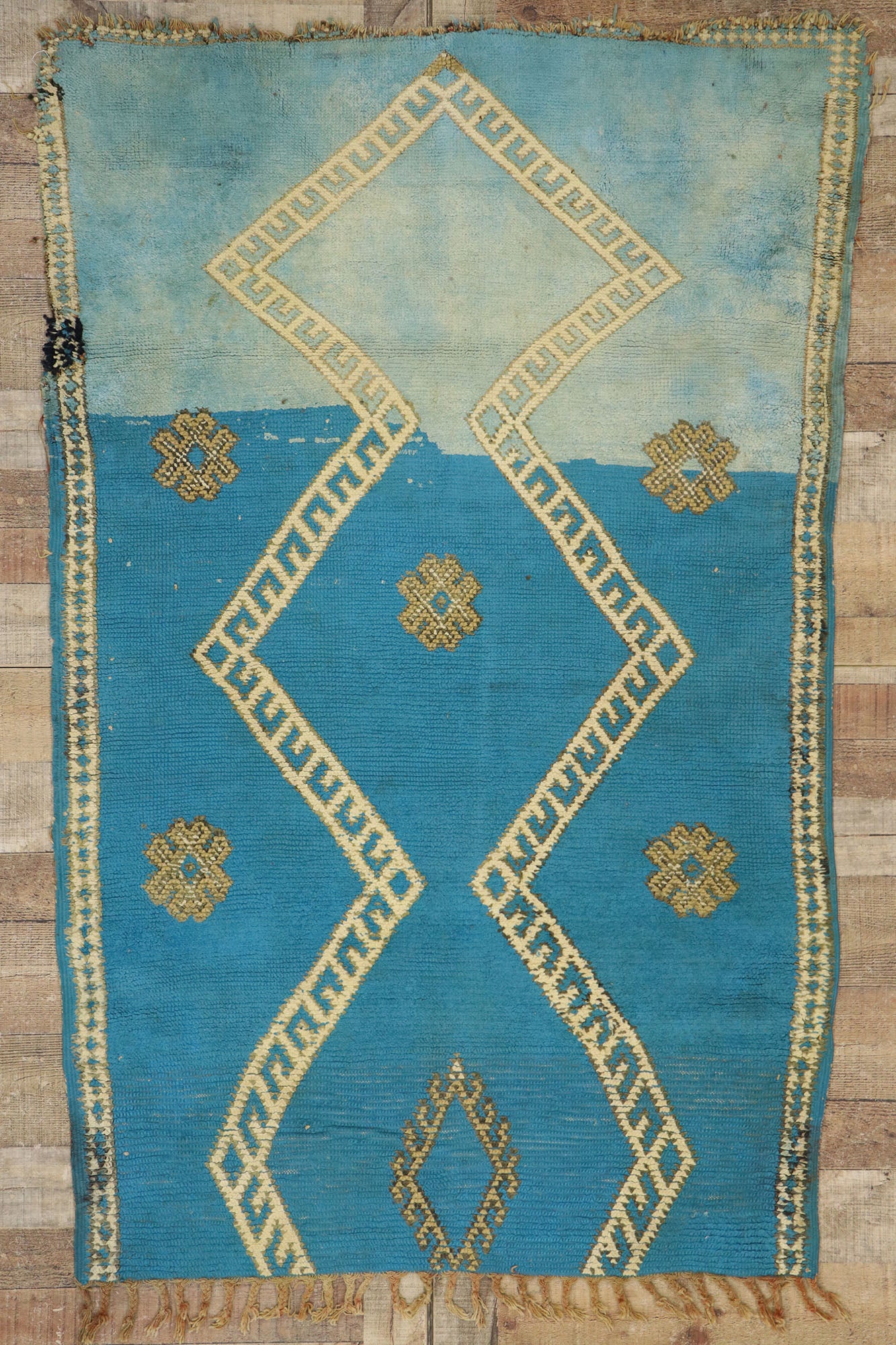 4 x 6 Vintage Moroccan Rug 21556