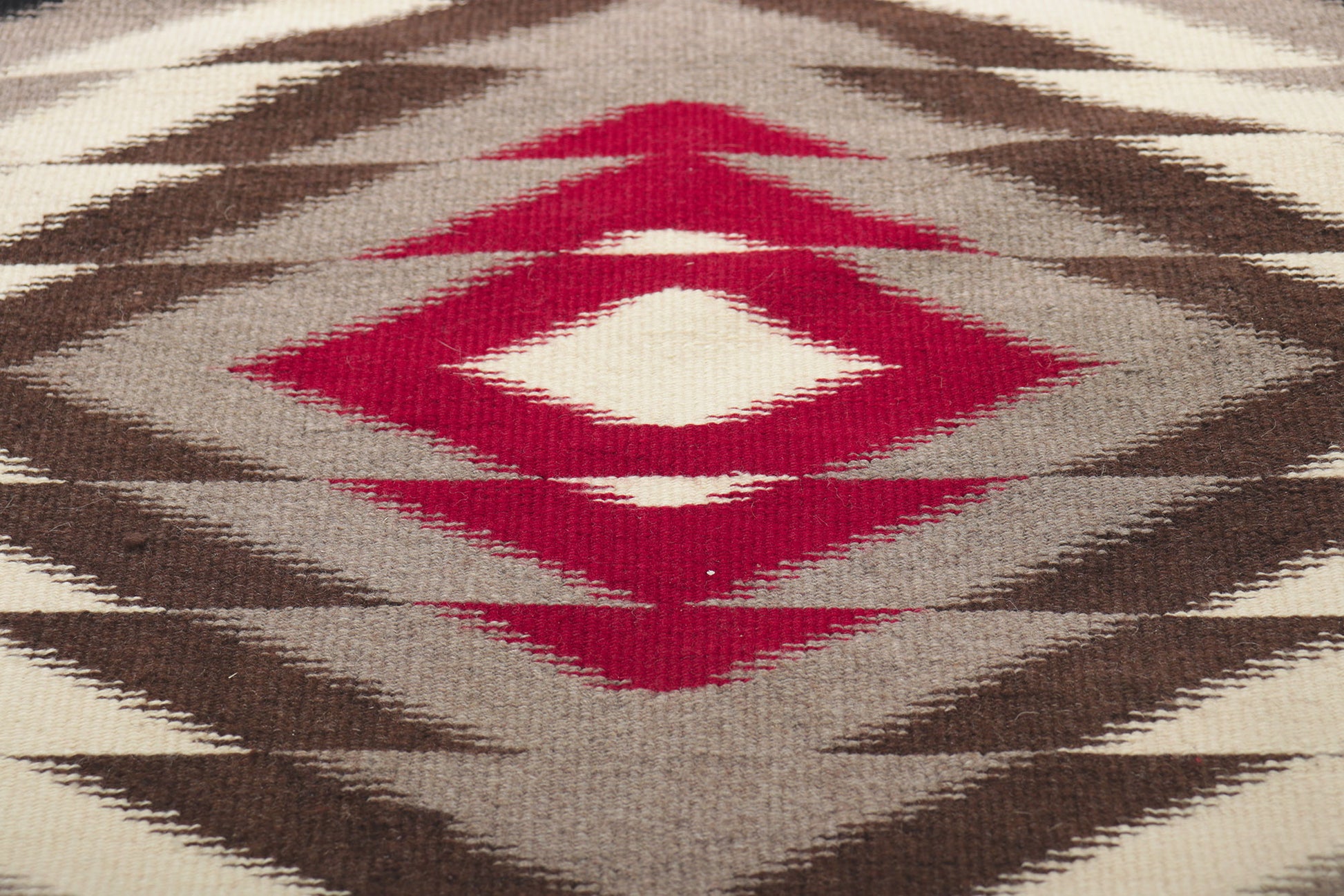 2 x 3 Vintage Eye Dazzler Navajo Rug 78424