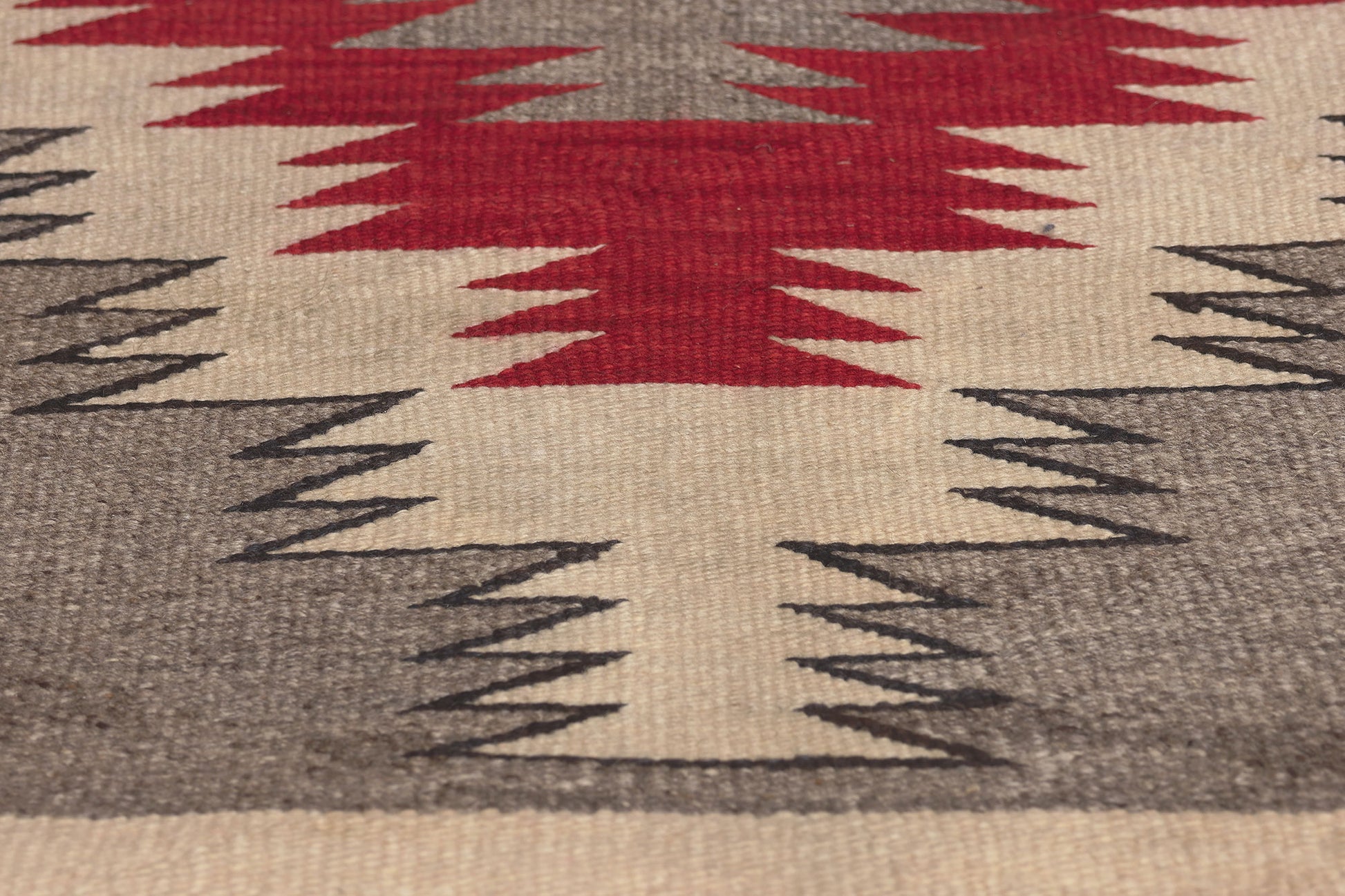 2 x 4 Antique Eye Dazzler Navajo Rug 78639