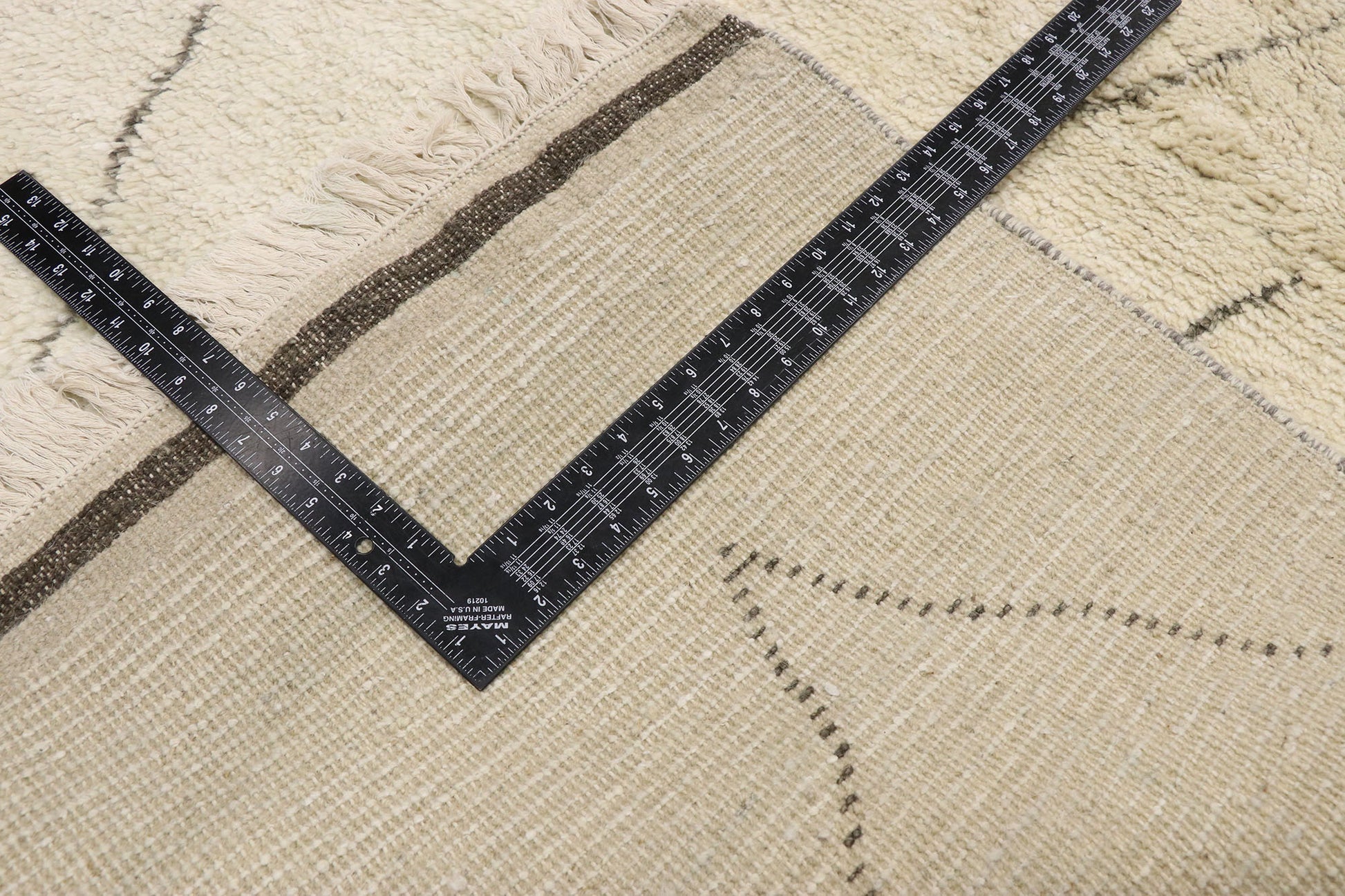 10 x 13 Contemporary Moroccan Rug 30533